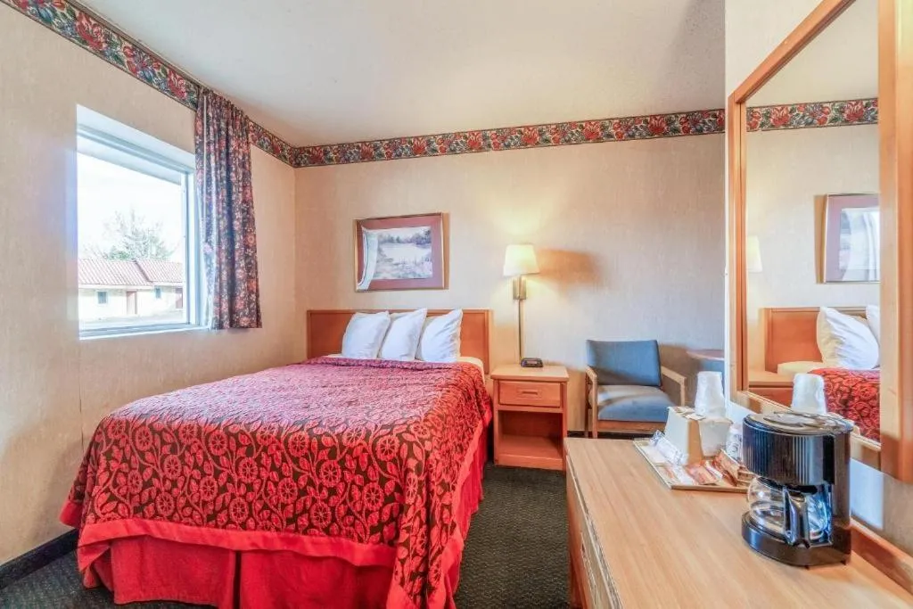 Bed in Ozark Junction Inn