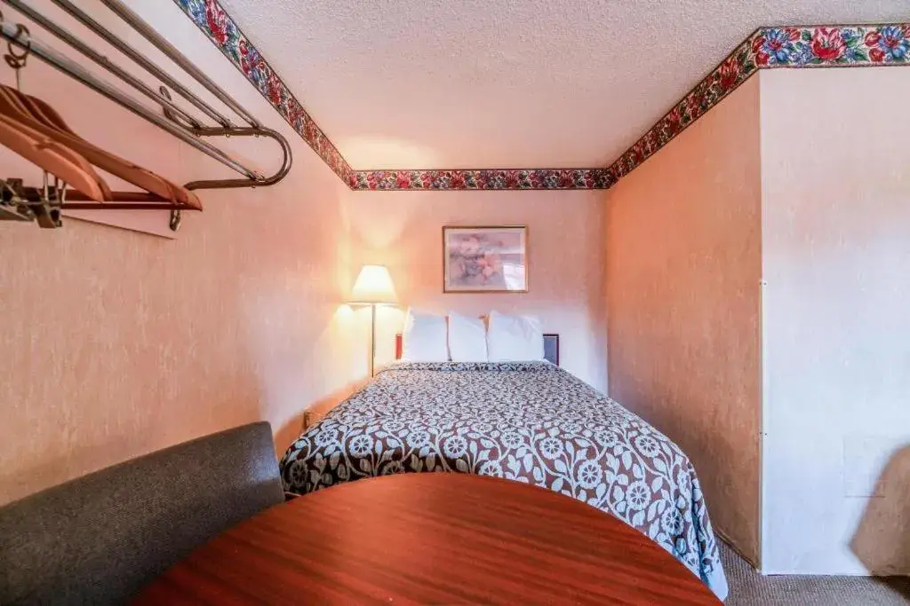 Double Room in Ozark Junction Inn Double Room in Ozark Junction Inn