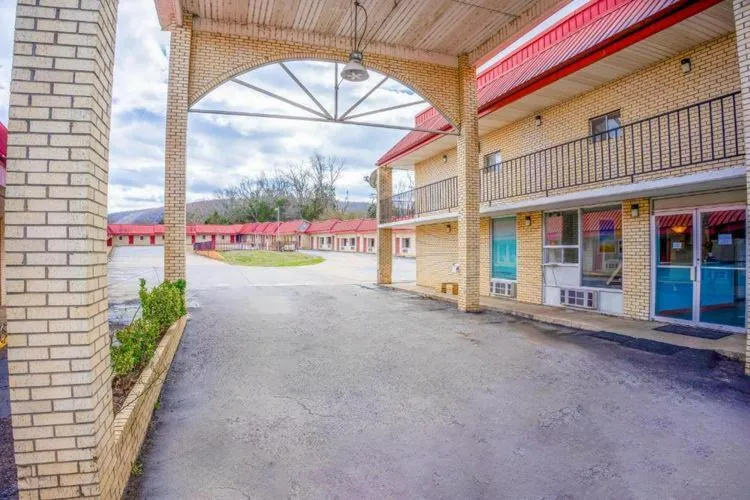 Ozark Junction Inn