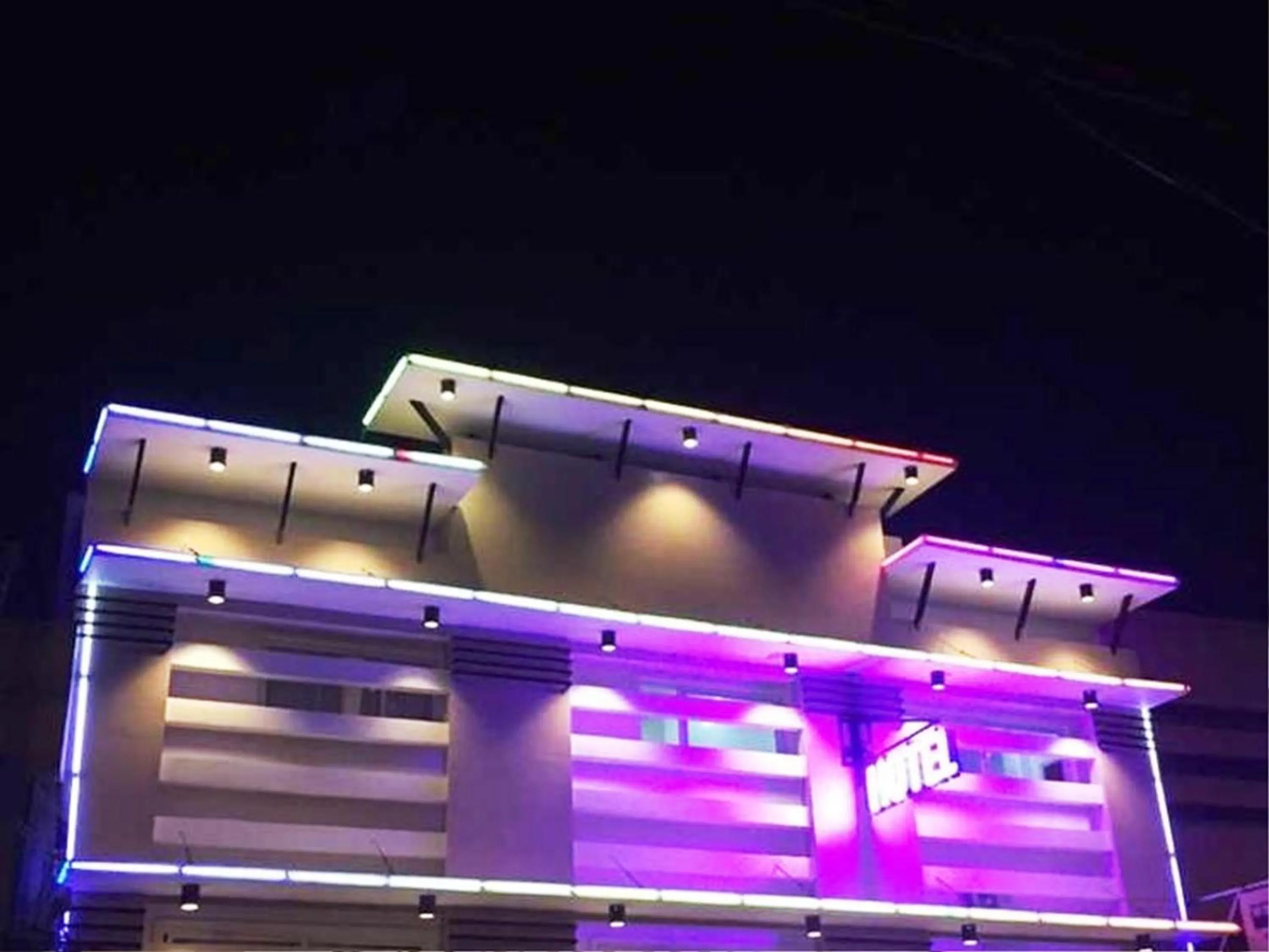 Facade/entrance in Rainbowland Hotel