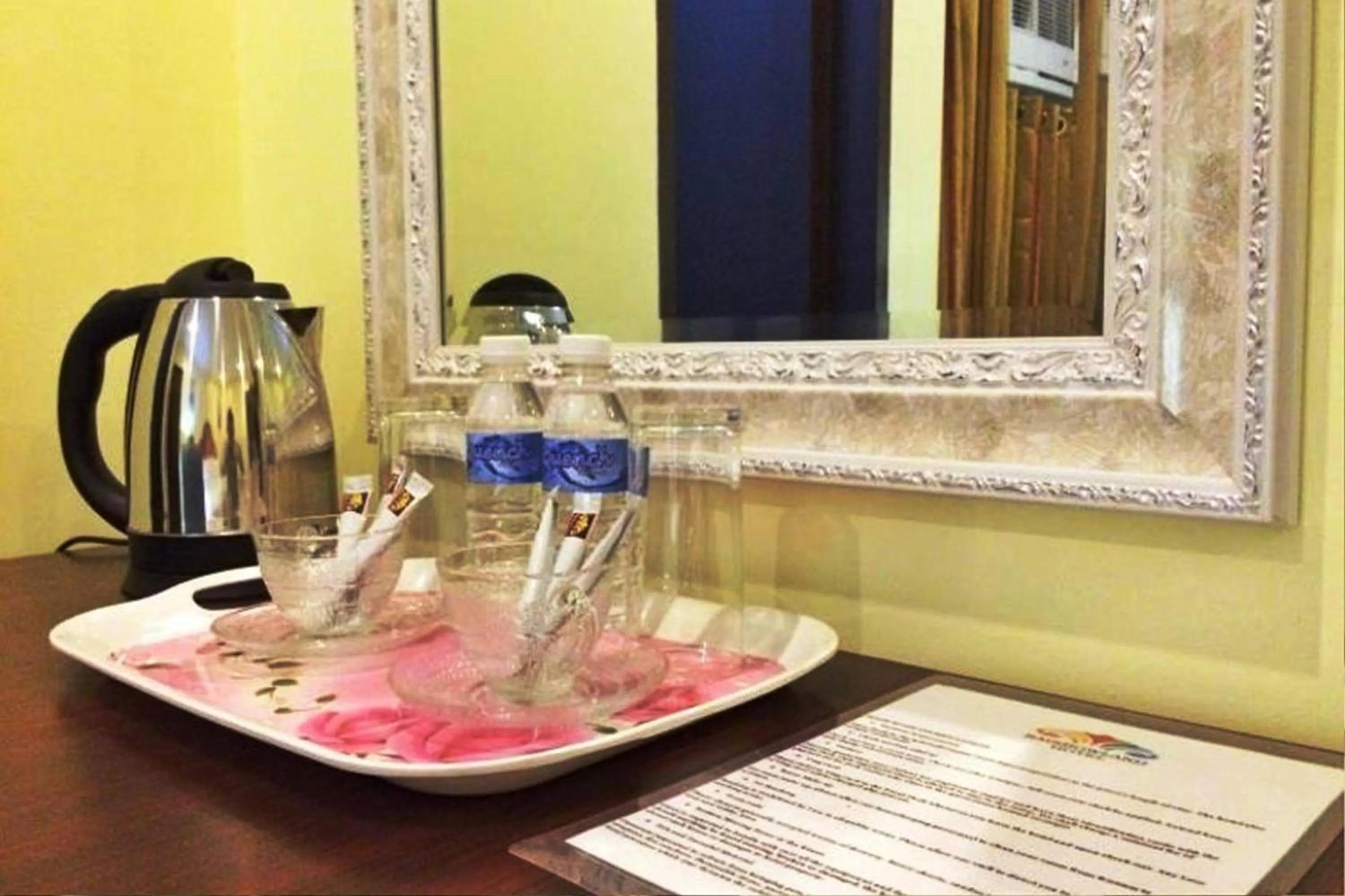 Coffee/tea facilities in Rainbowland Hotel