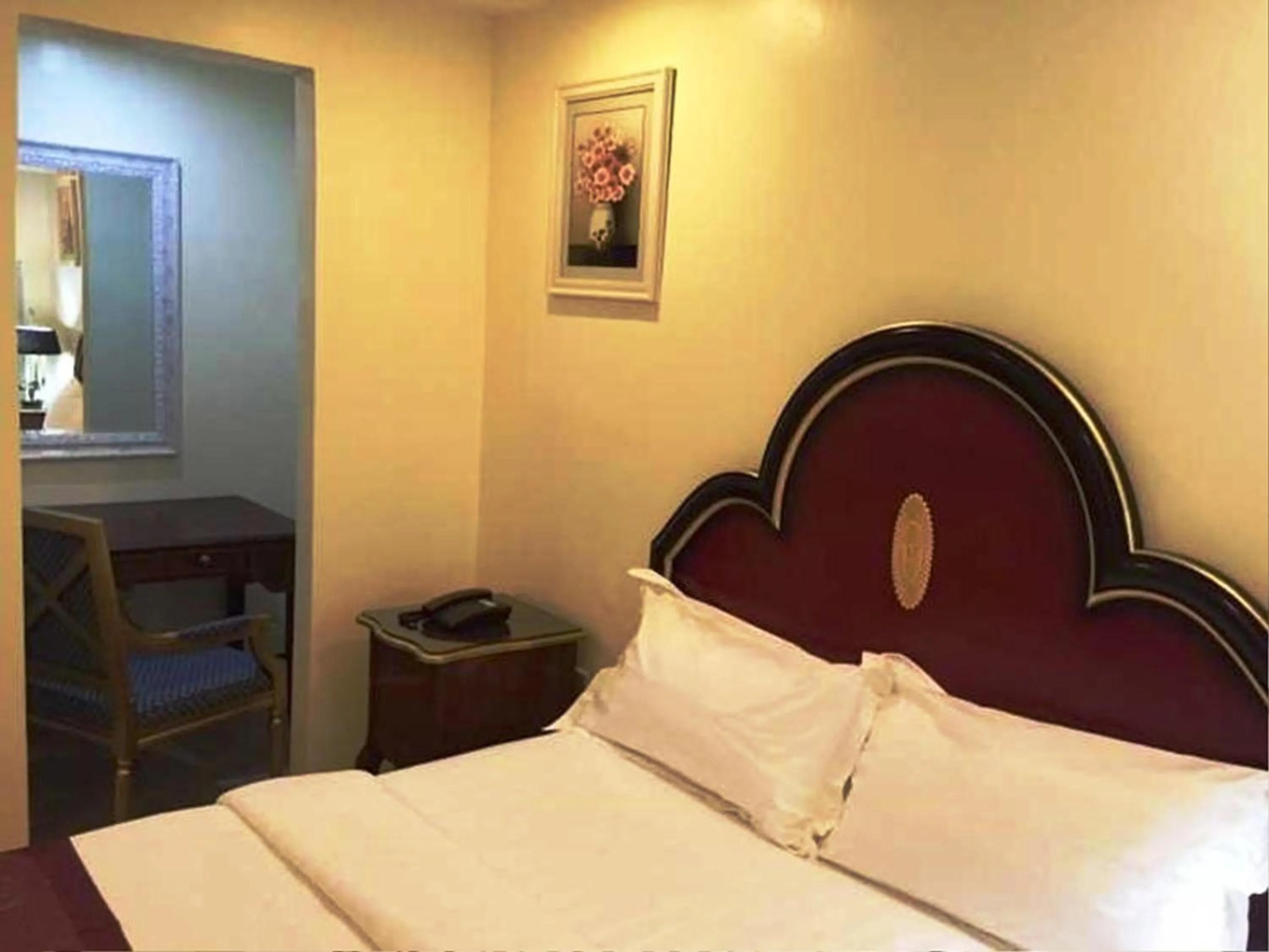 Bed in Rainbowland Hotel