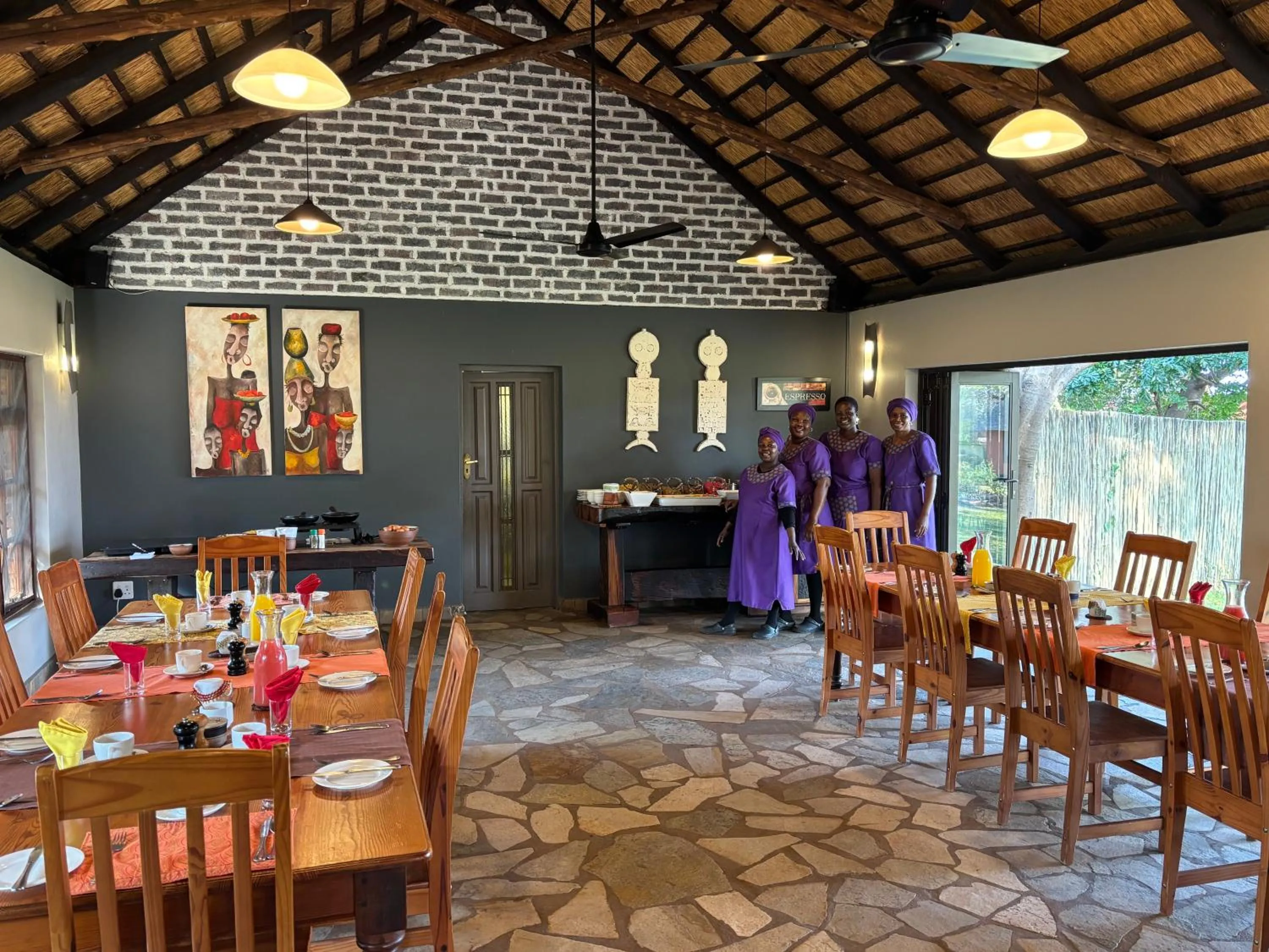 Restaurant/places to eat in Mohlabetsi Safari Lodge