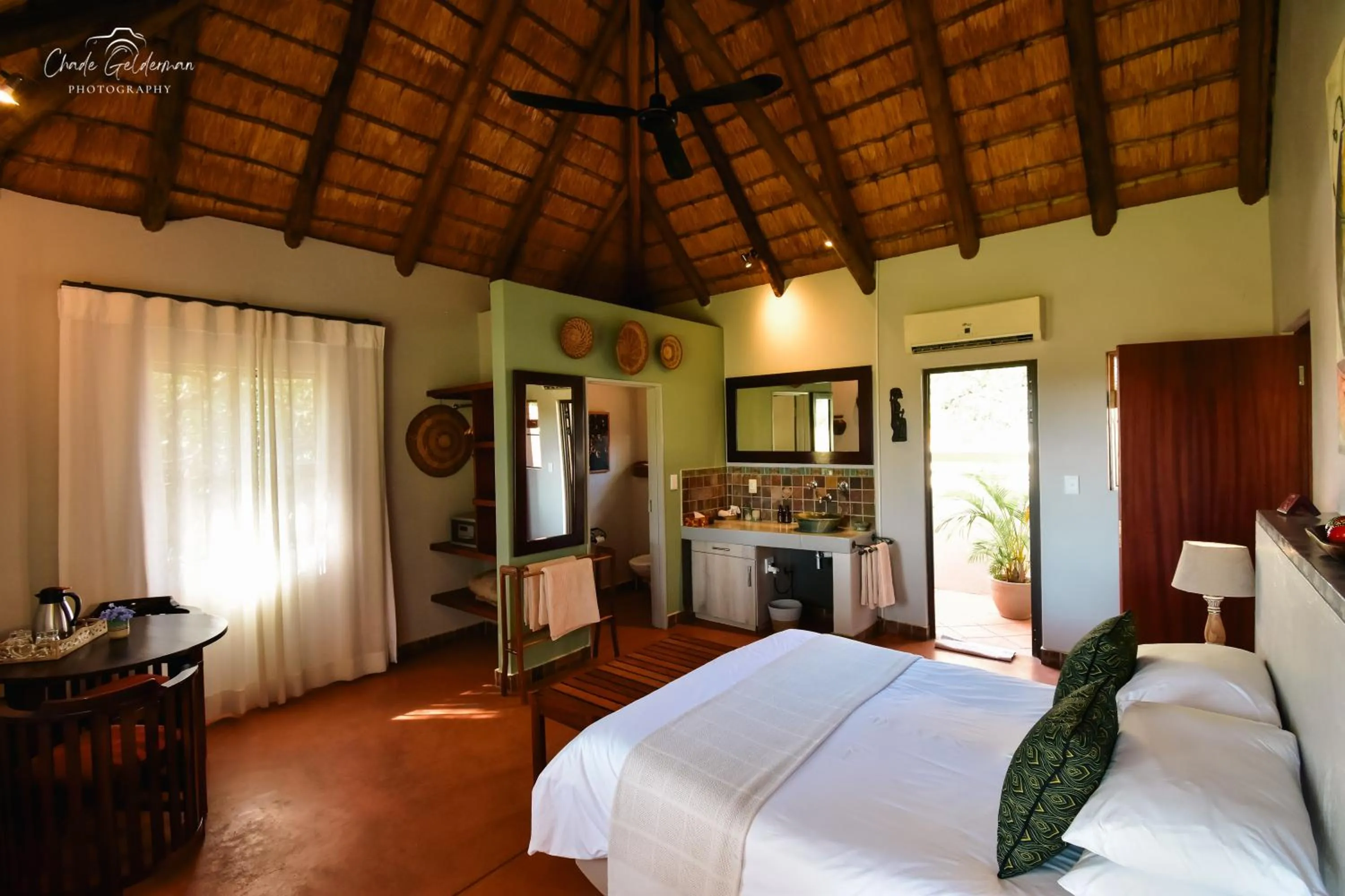 Bed in Mohlabetsi Safari Lodge