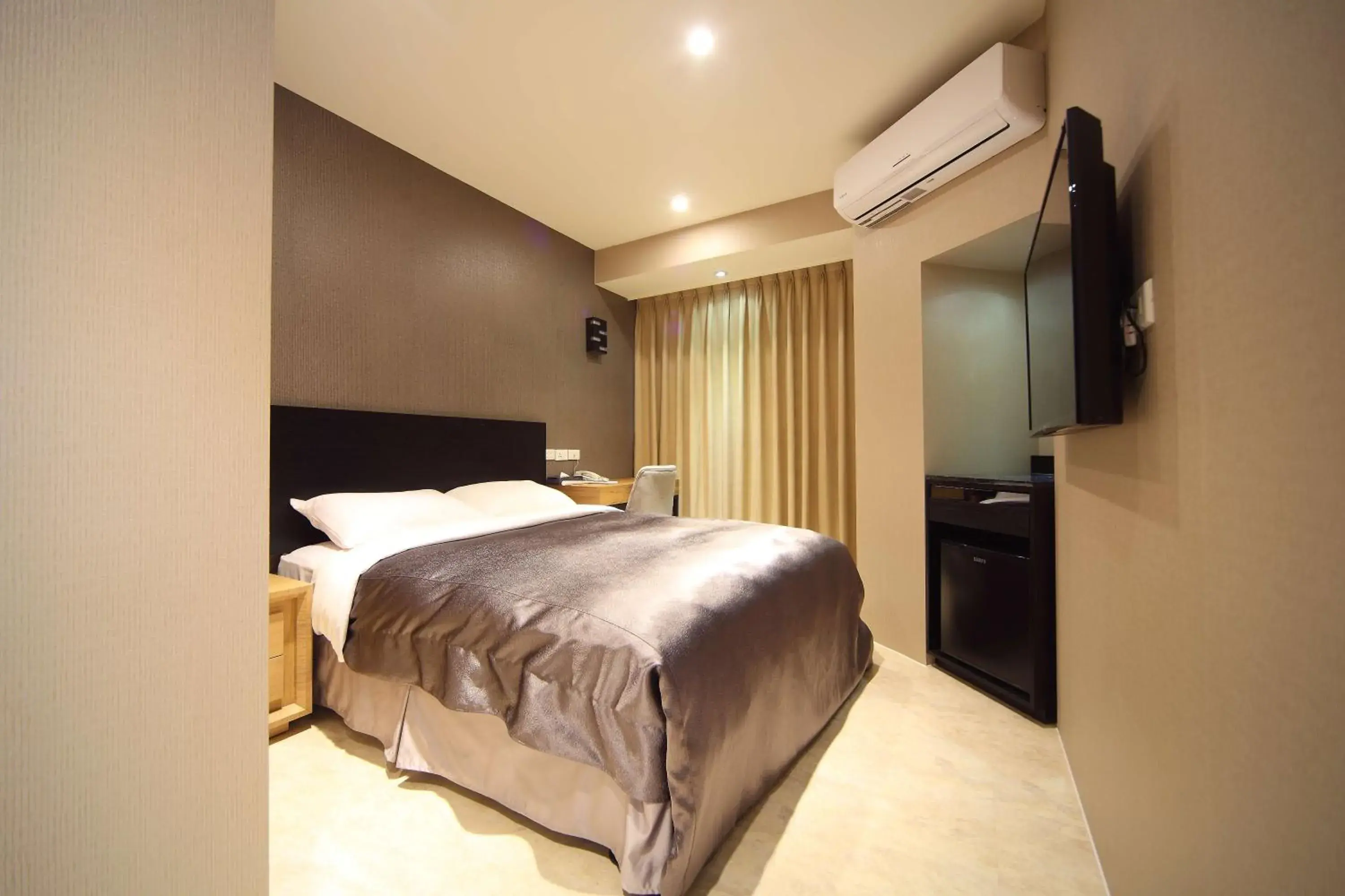 Photo of the whole room, Bed in E-House Xining Branch Photo of the whole room, Bed in E-House Xining Branch
