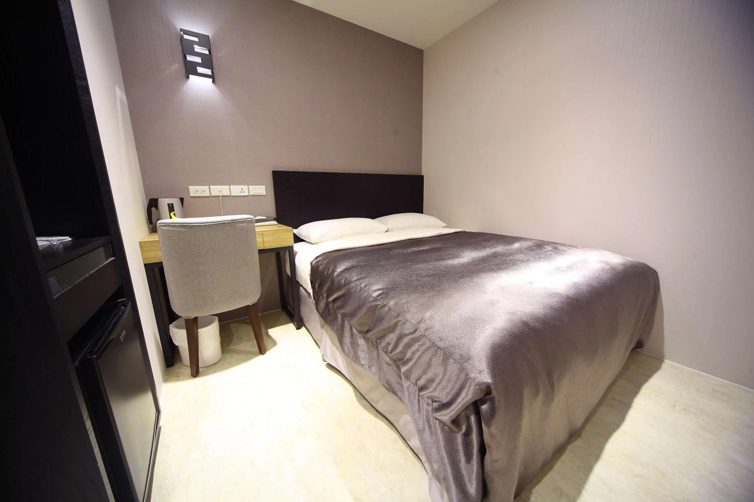Photo of the whole room, Bed in E-House Xining Branch