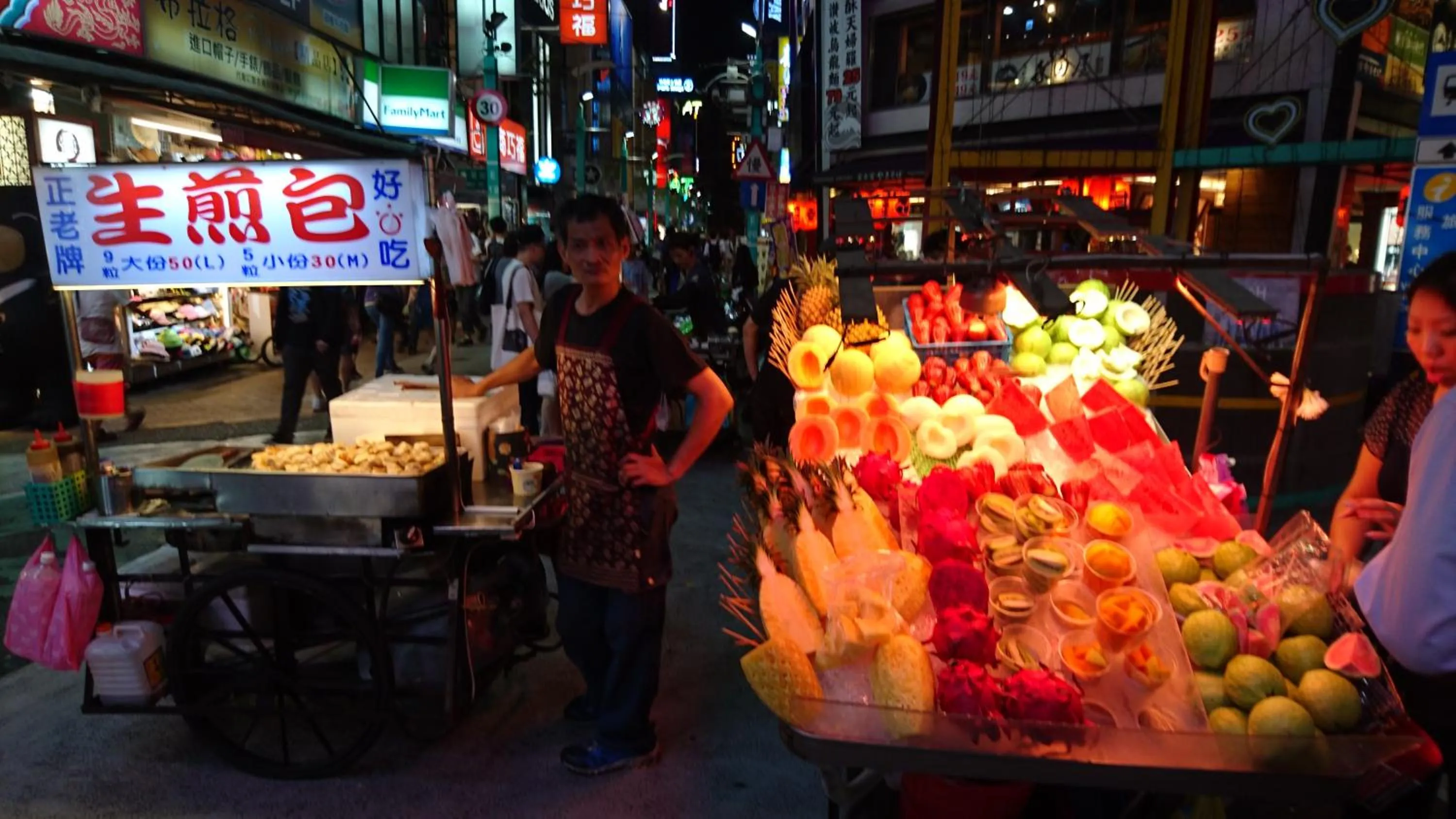 Night in E-House Xining Branch