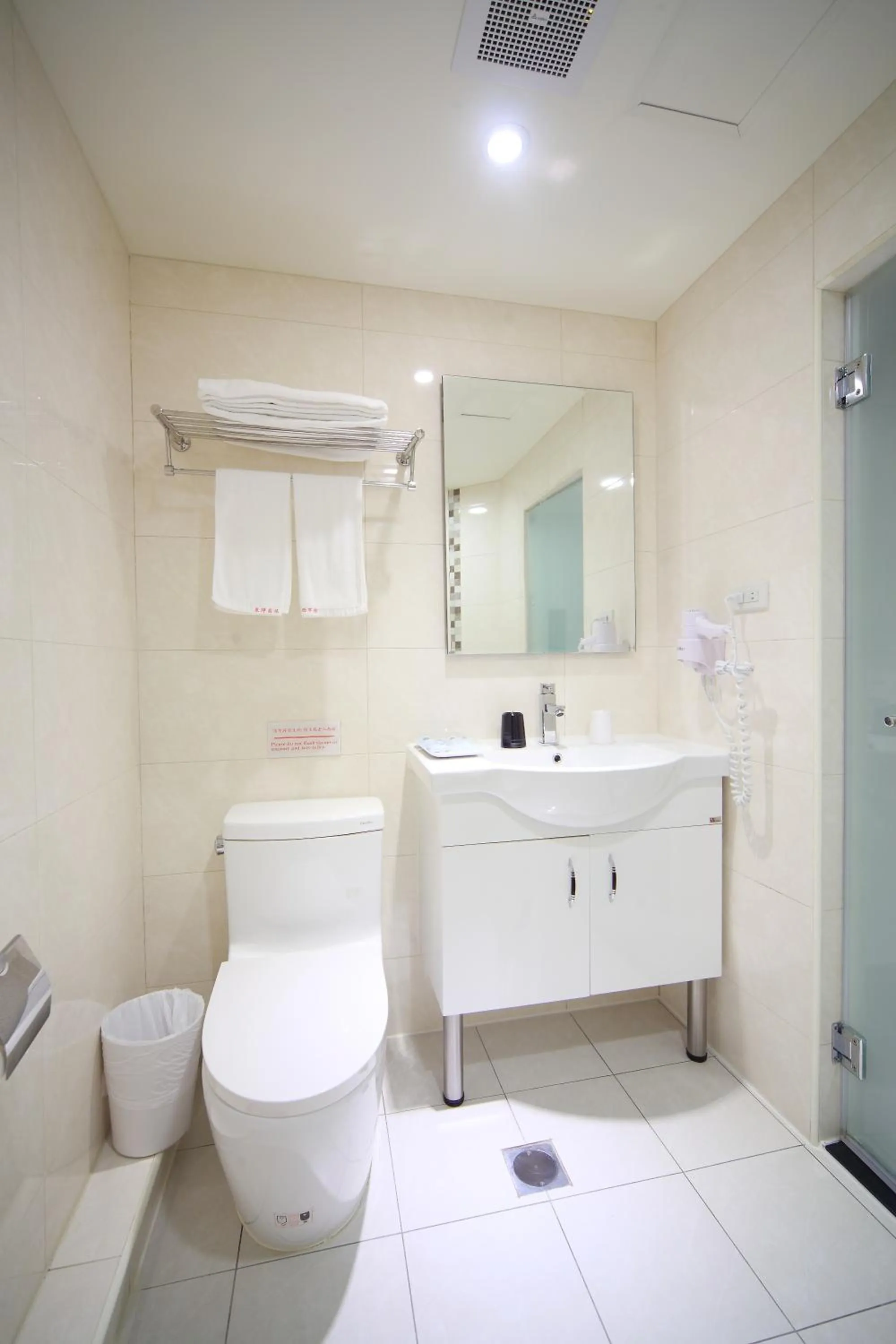 Toilet in E-House Xining Branch