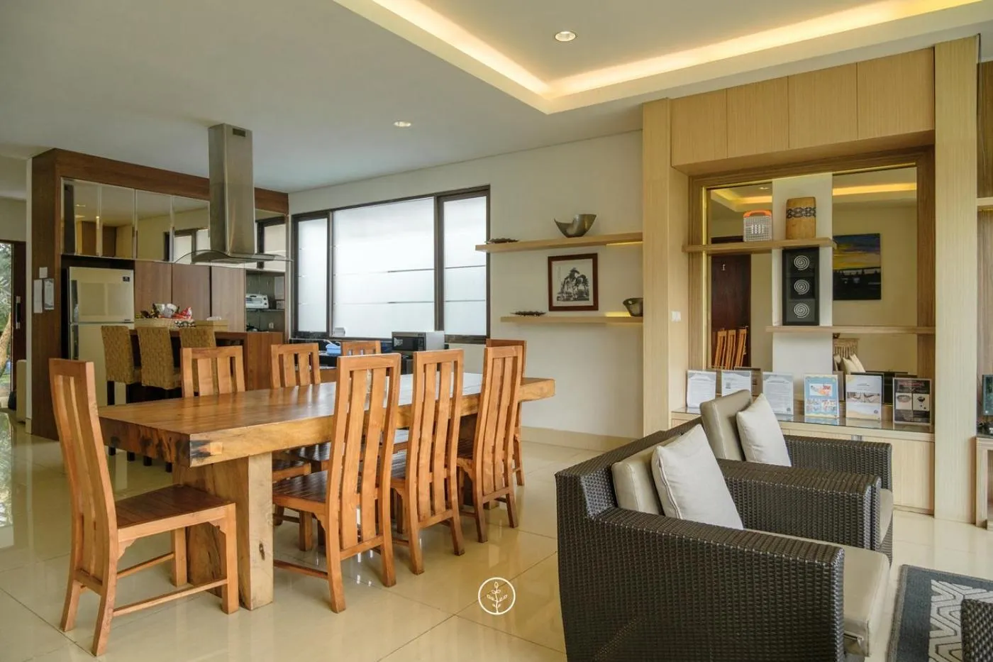 Dining area in Tulip Hill View Villa 6 bedrooms with a private swimming pool and movie room