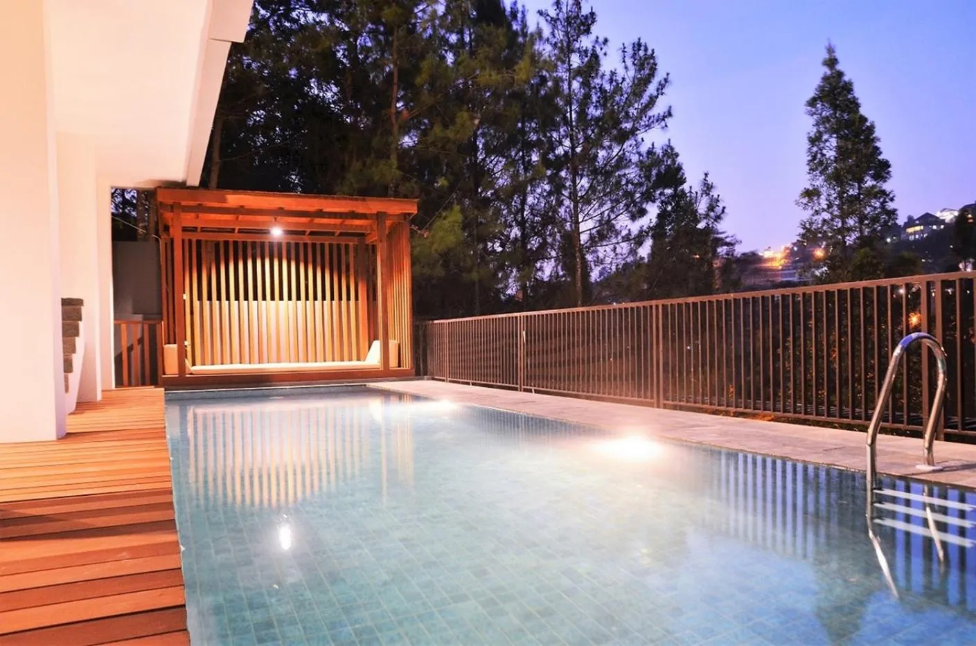 Swimming pool in Tulip Hill View Villa 6 bedrooms with a private swimming pool and movie room