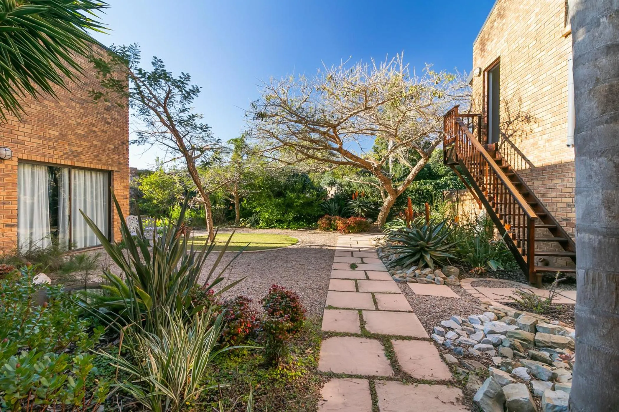 Facade/entrance in Overmeer Guest House