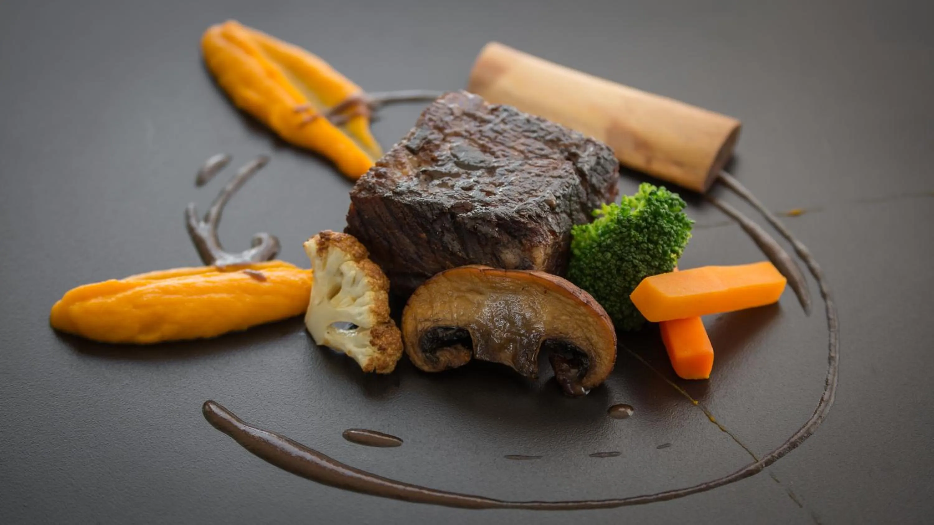 Dinner in Hotel English Point Marina & Spa