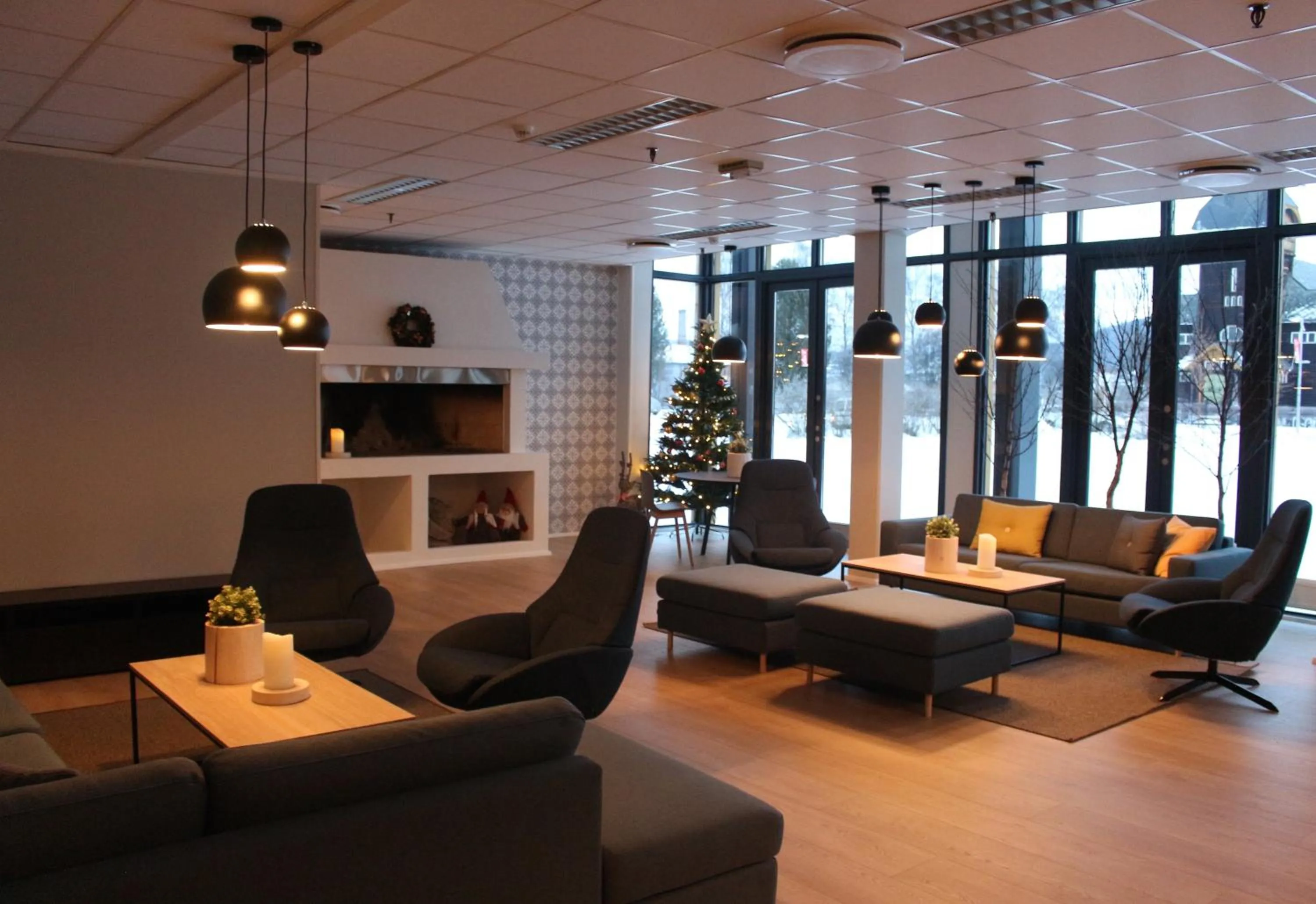 Communal lounge/ TV room in Trudvang Apartment Hotel