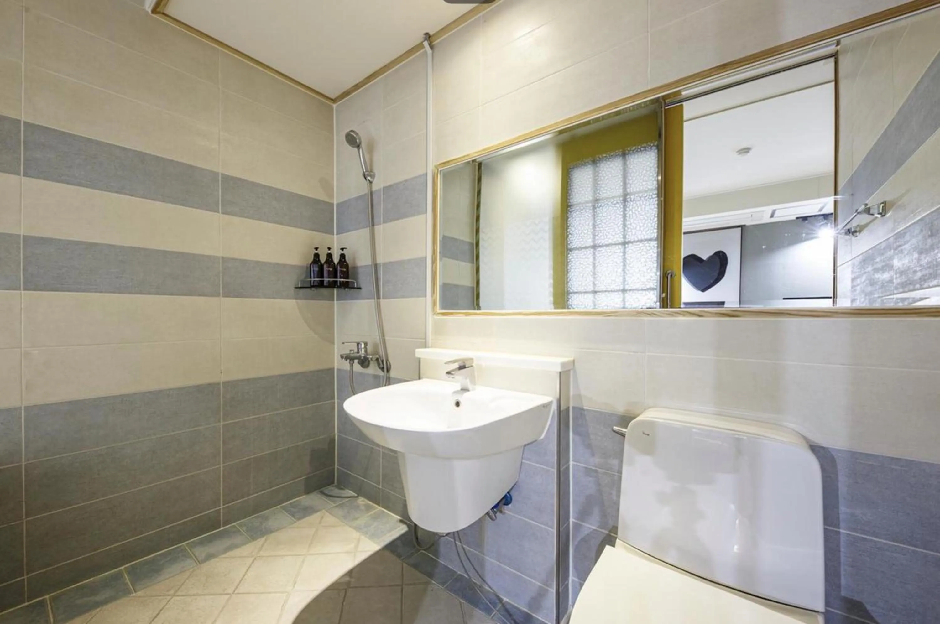 Toilet in Cheongju Hotel Persona