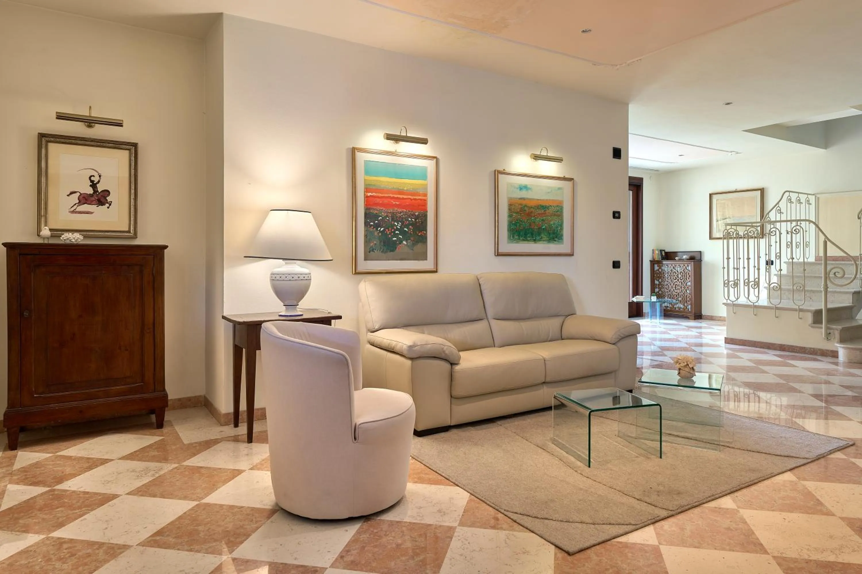 Communal lounge/ TV room in Boutique Hotel San Giovanni