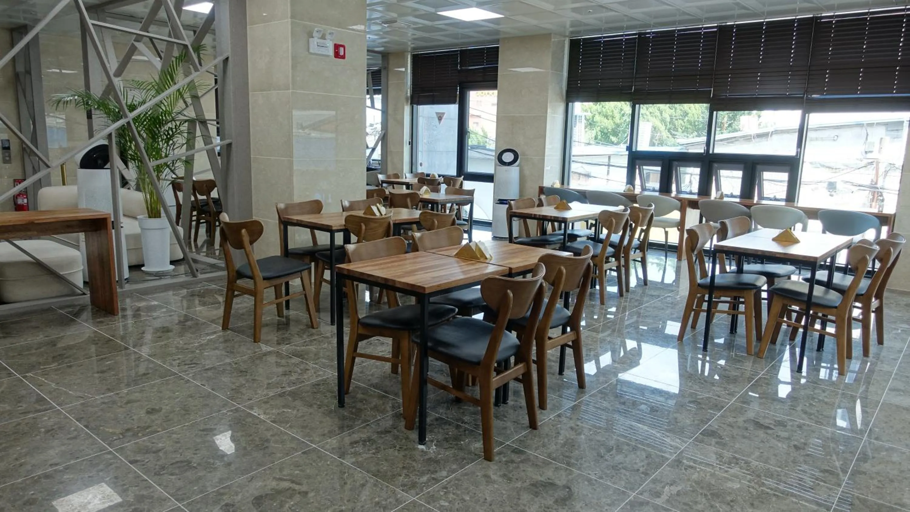 Restaurant/places to eat in Hotel Fox Arthall
