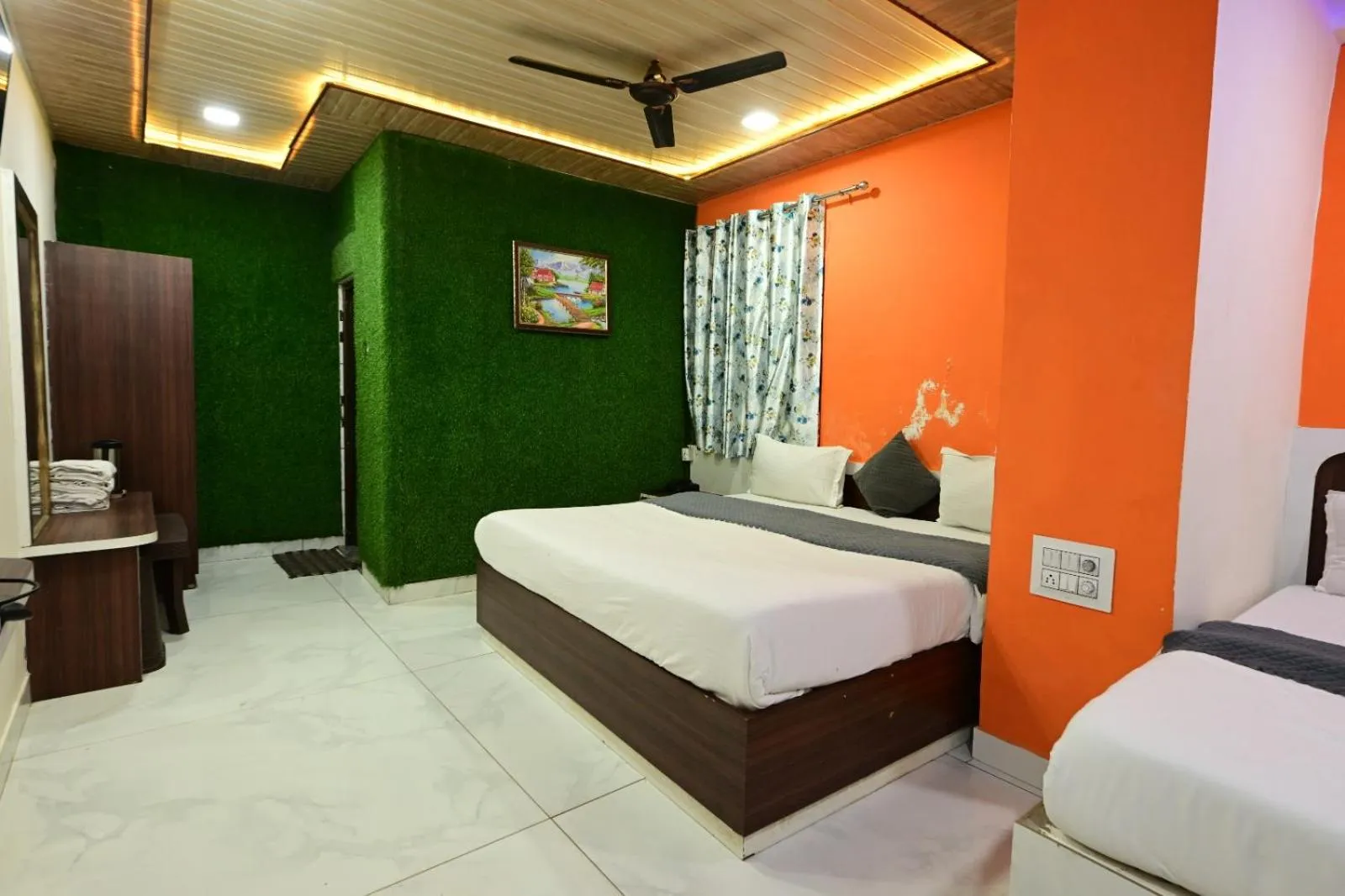 Photo of the whole room, Bed in Hotel Happy Forest Inn