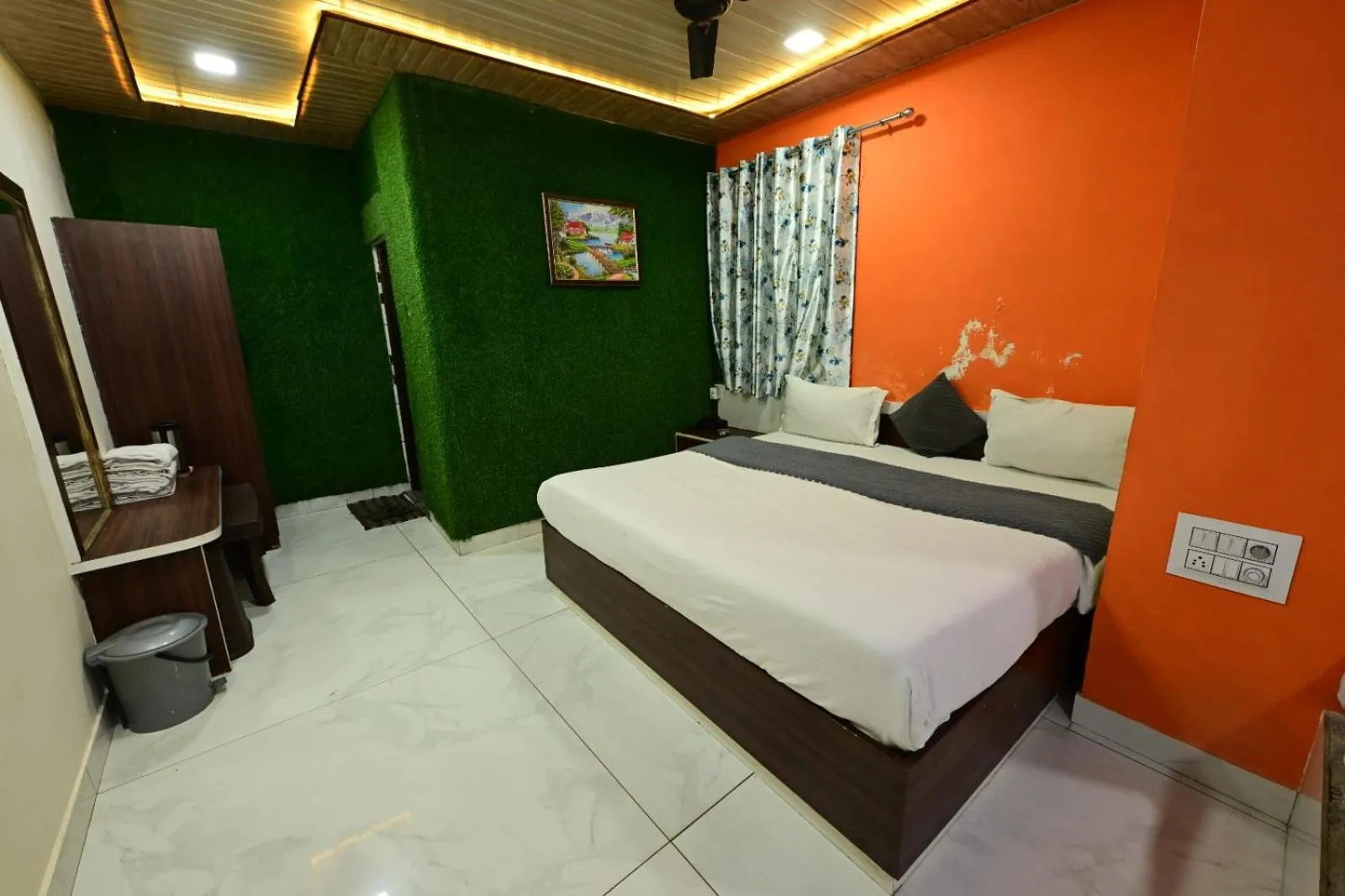 Bedroom, Bed in Hotel Happy Forest Inn