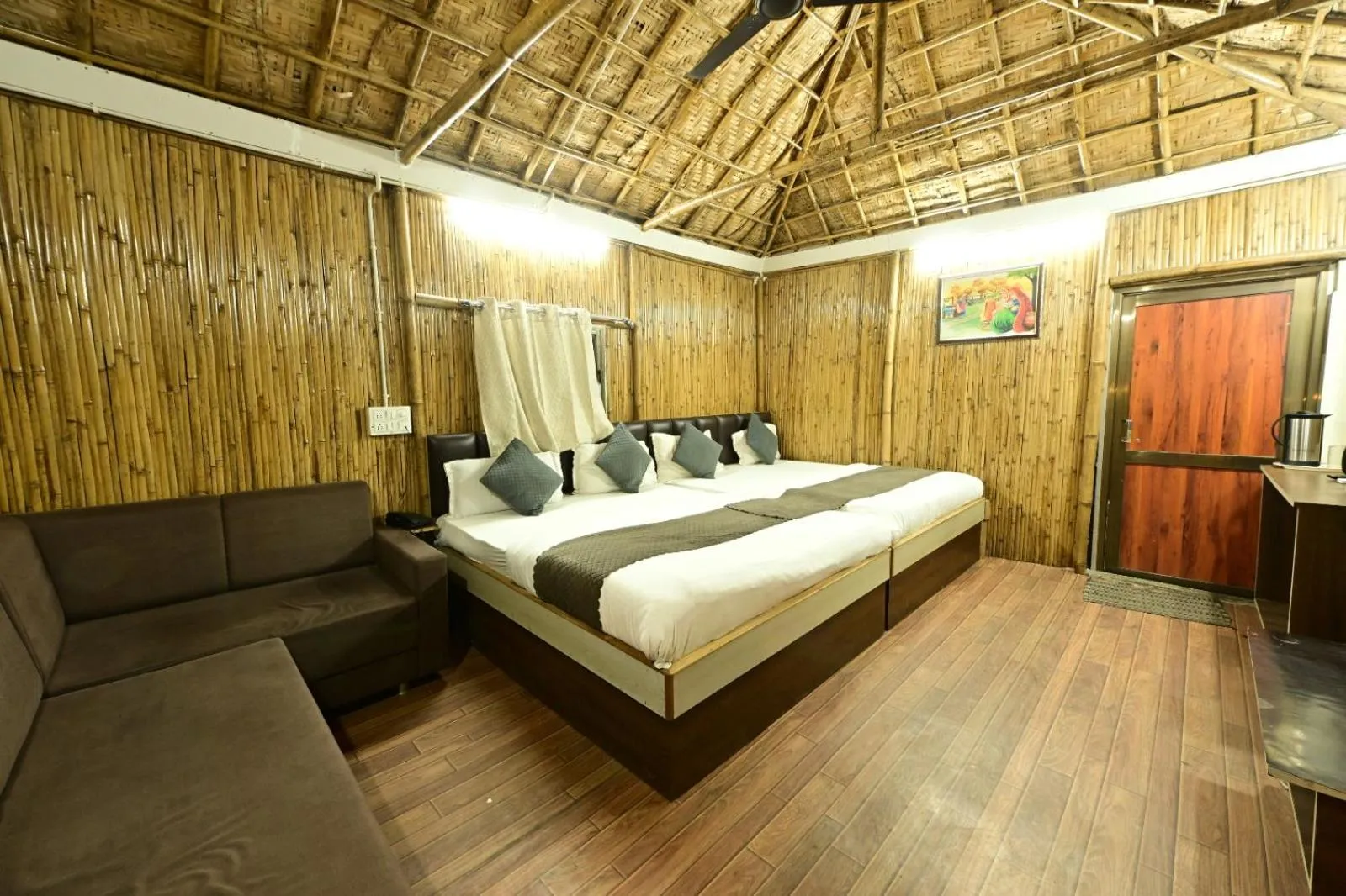 Bed in Hotel Happy Forest Inn