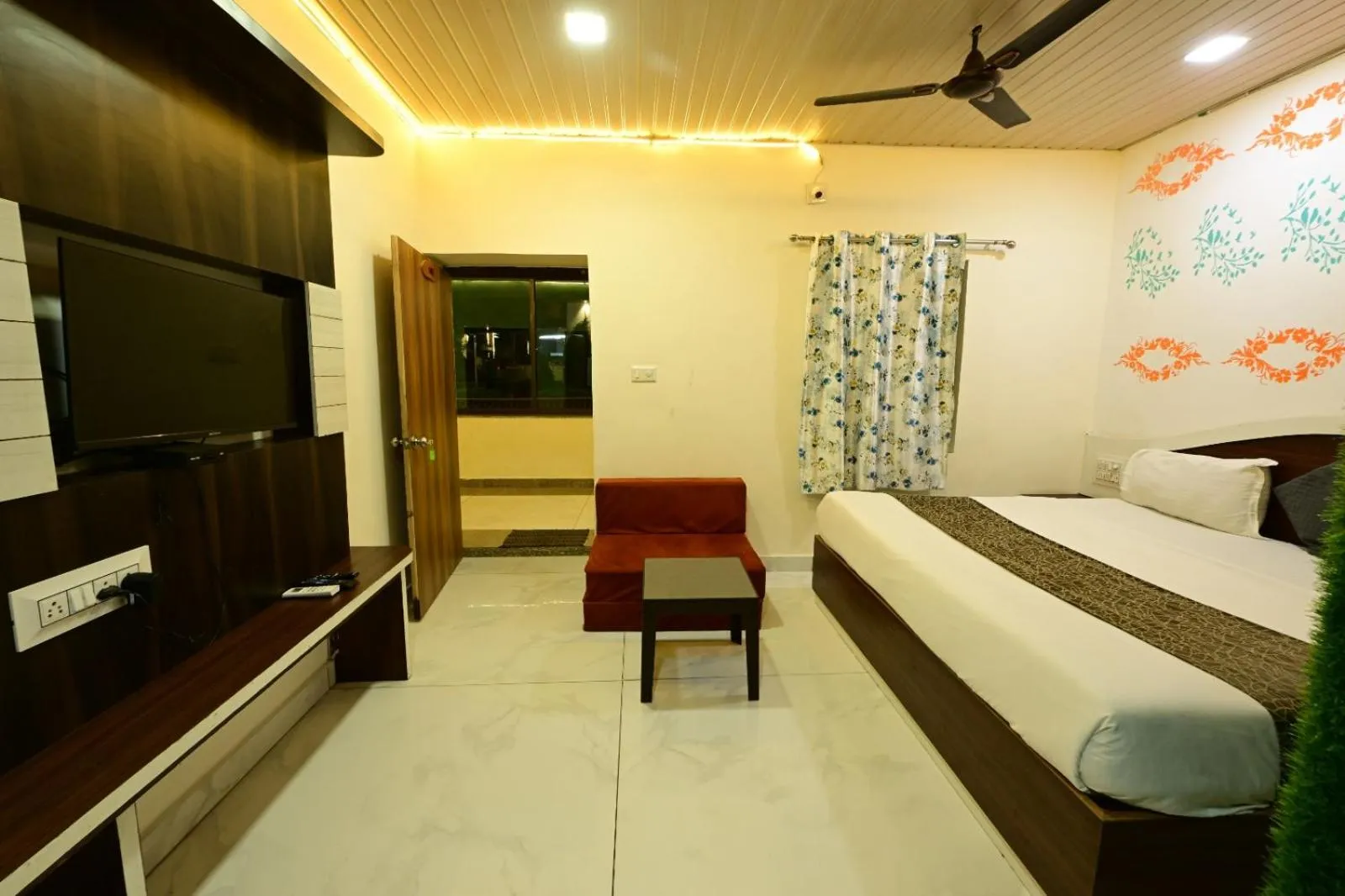 Bed in Hotel Happy Forest Inn