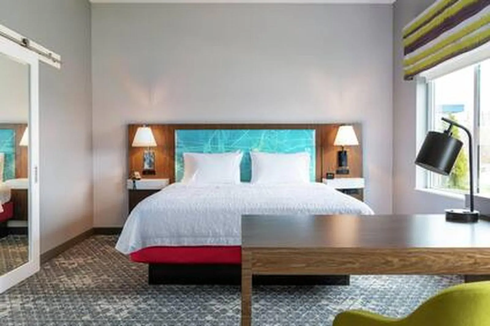 Bed in Hampton Inn & Suites By Hilton Irving Dfw Airport North