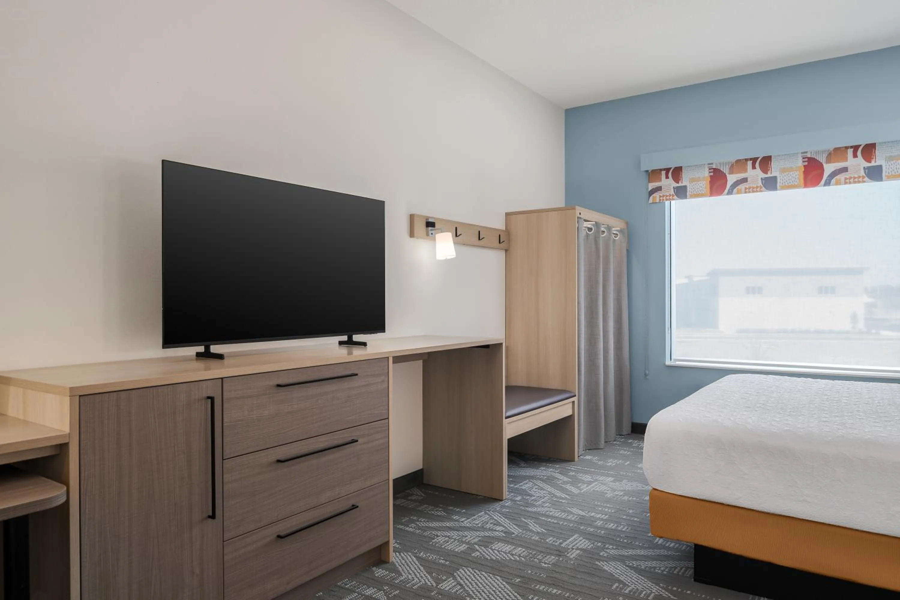 TV and multimedia, Bed in Home2 Suites By Hilton Riverview Tampa