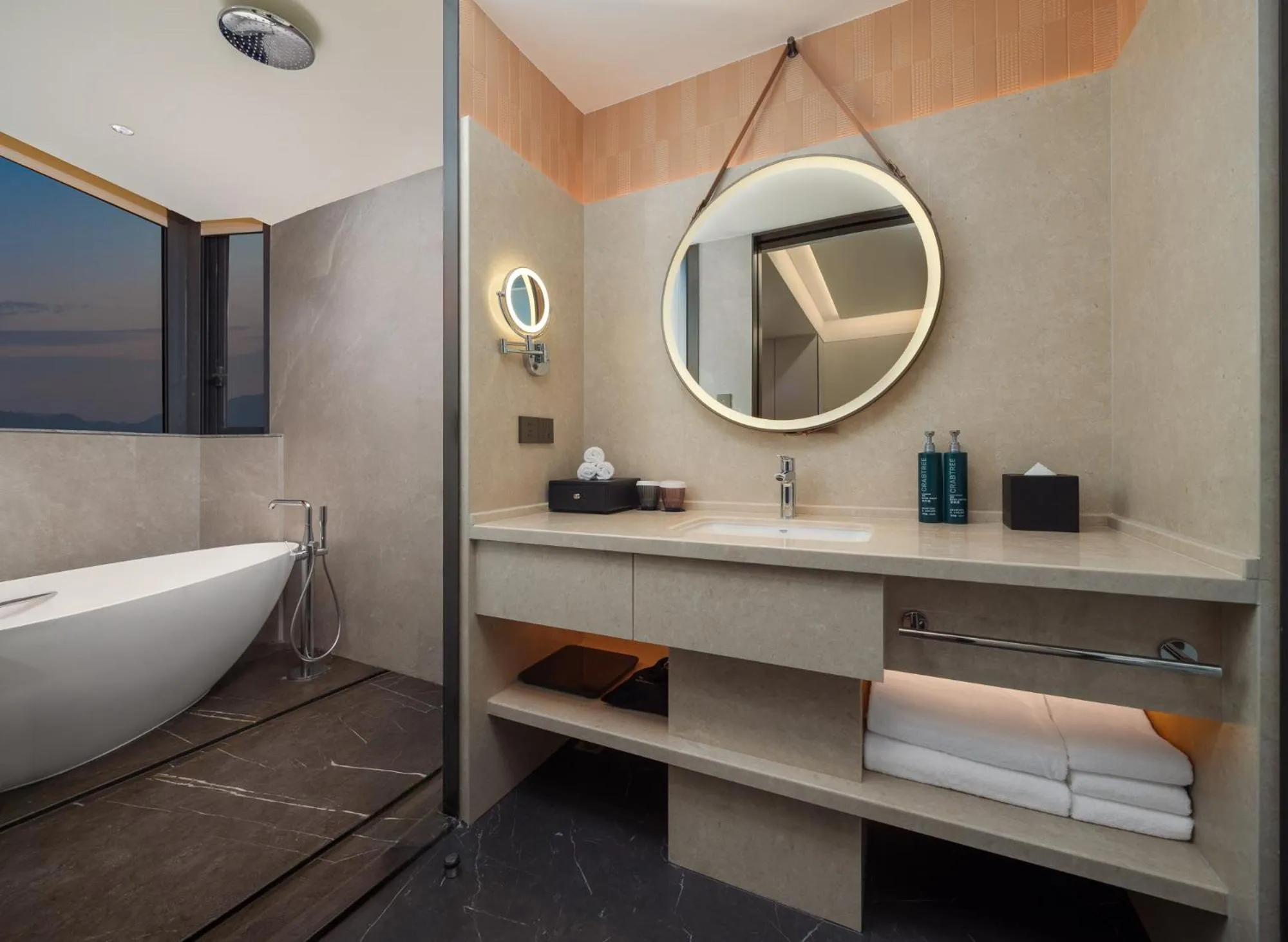 Bathroom, Bed in DoubleTree by Hilton Zhangzhou