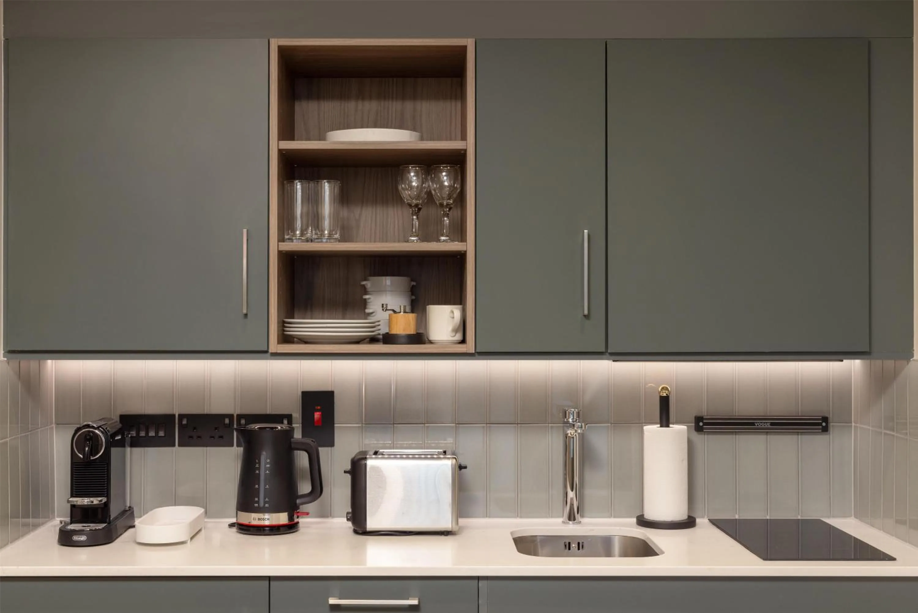 Kitchen or kitchenette in Home2 Suites By Hilton Dublin City Centre