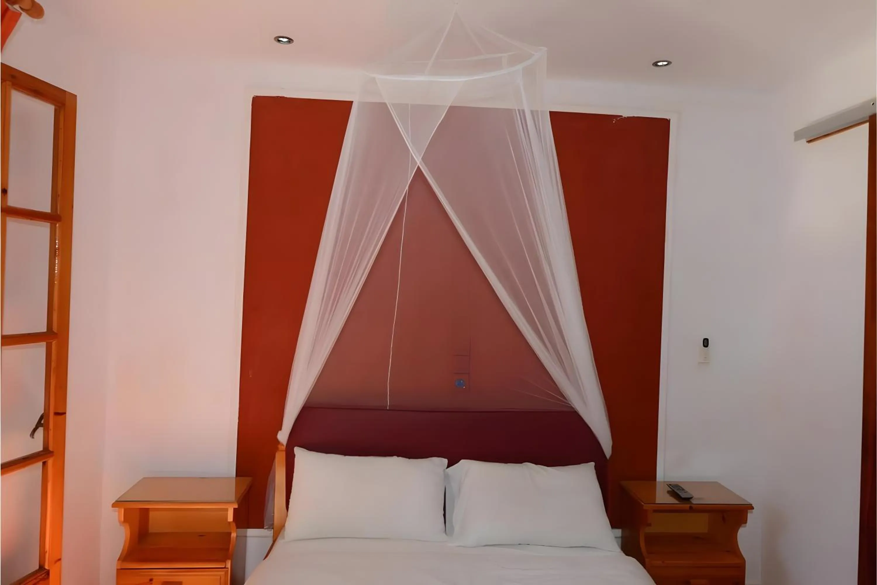 Living room, Bed in Charlies Venus Apartments