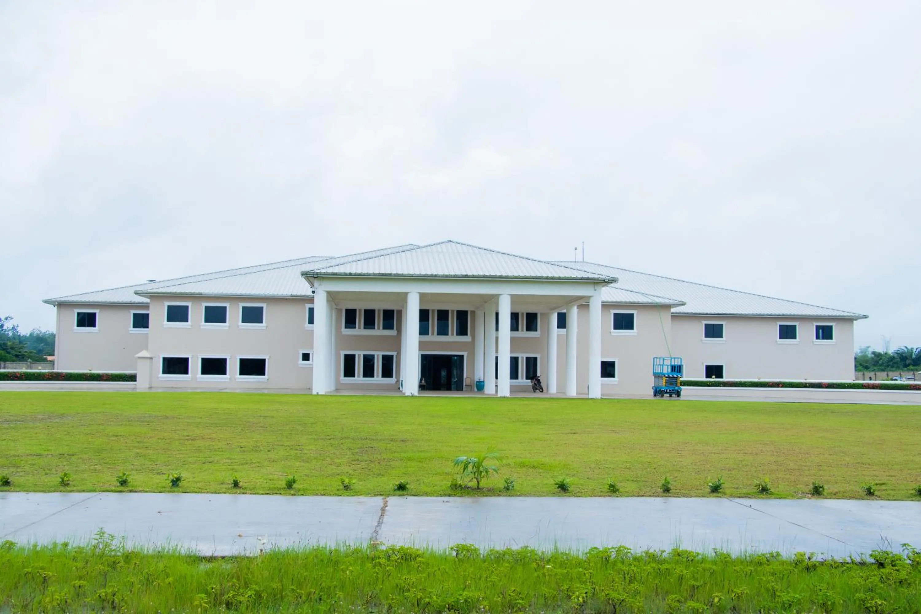 Royal Ambassador Hotel