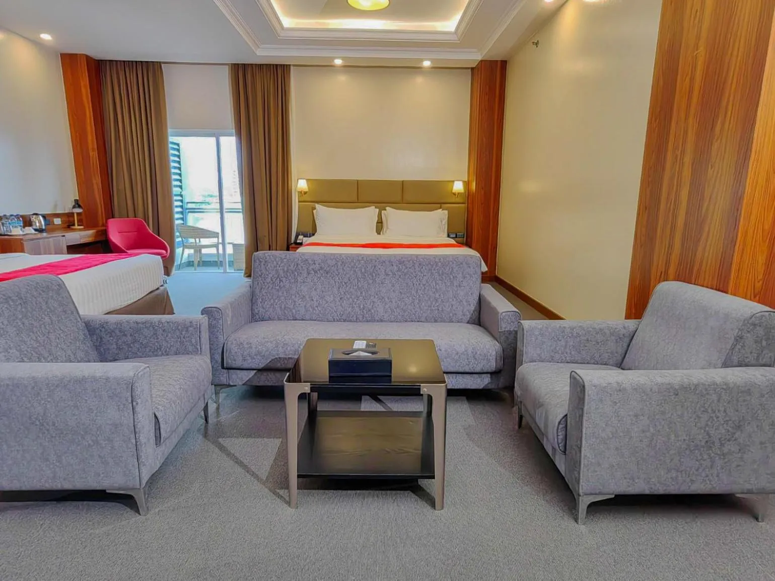 Living room, Bed in Best Western Plus Hotel Subic