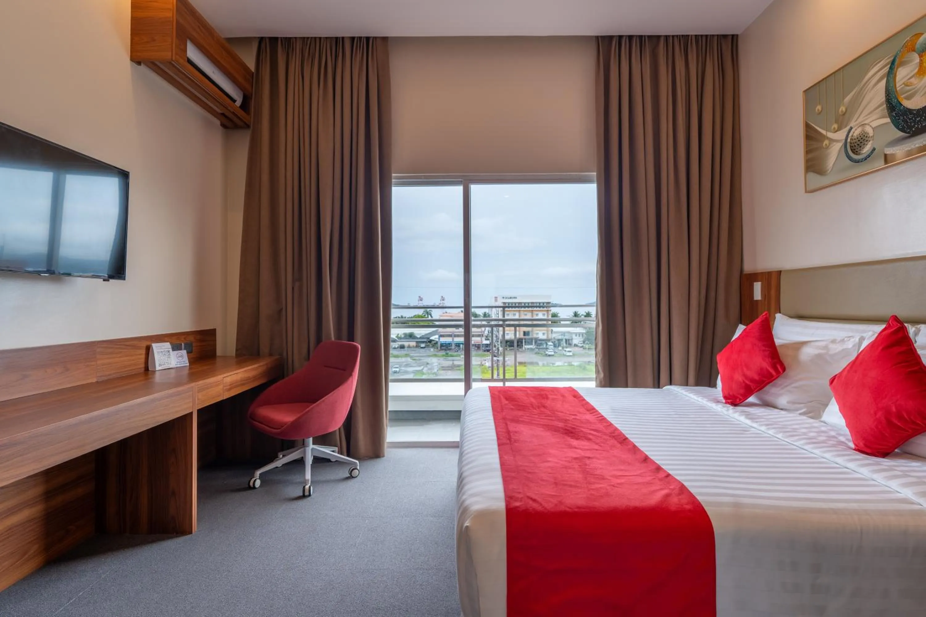 Bedroom, Bed in Best Western Plus Hotel Subic