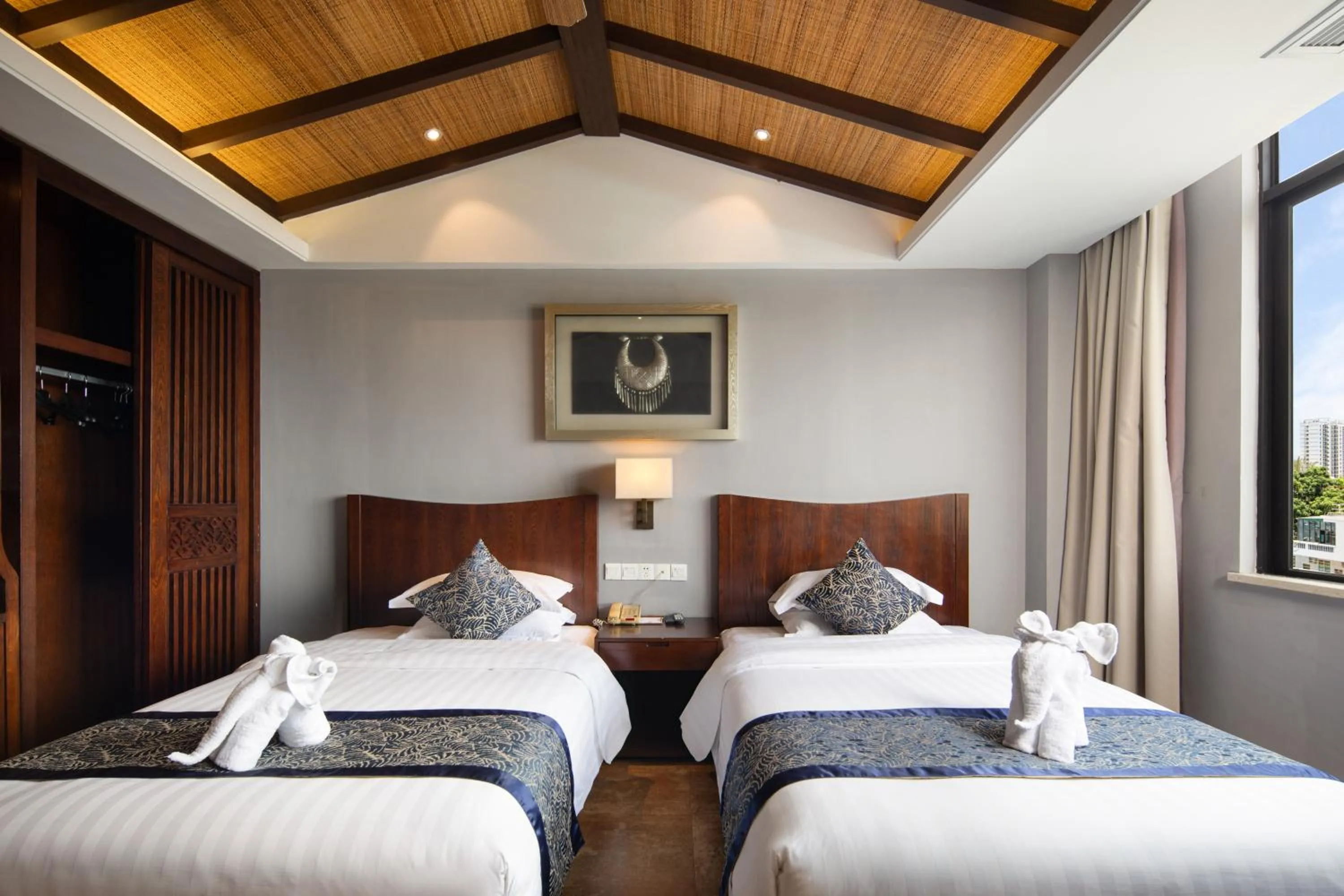 Superior Twin Room in Lettry Hotel