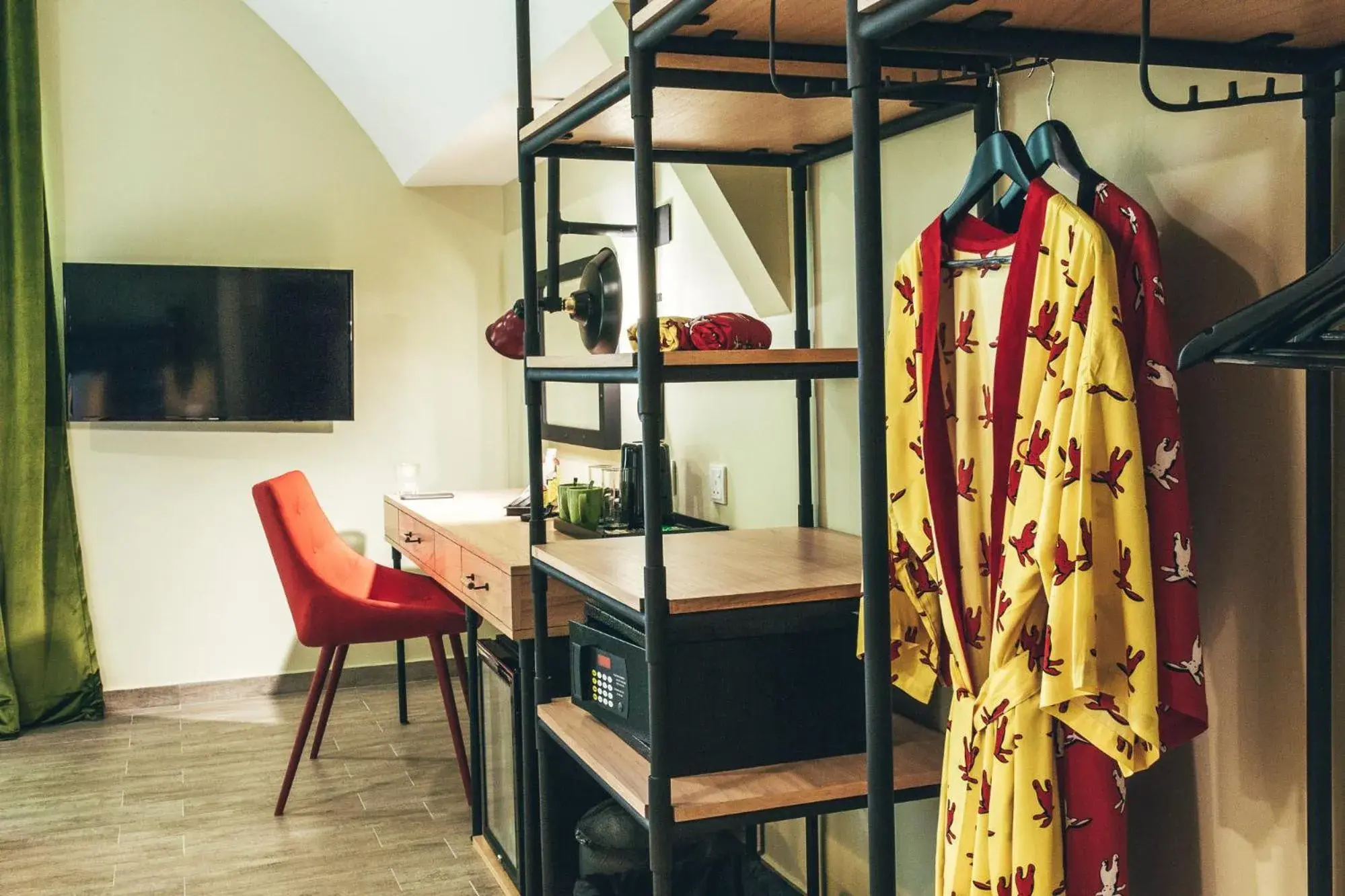 Deluxe King - Pool View (High Floor) in Dash Box Hotel Cyberjaya Deluxe King - Pool View (High Floor) in Dash Box Hotel Cyberjaya