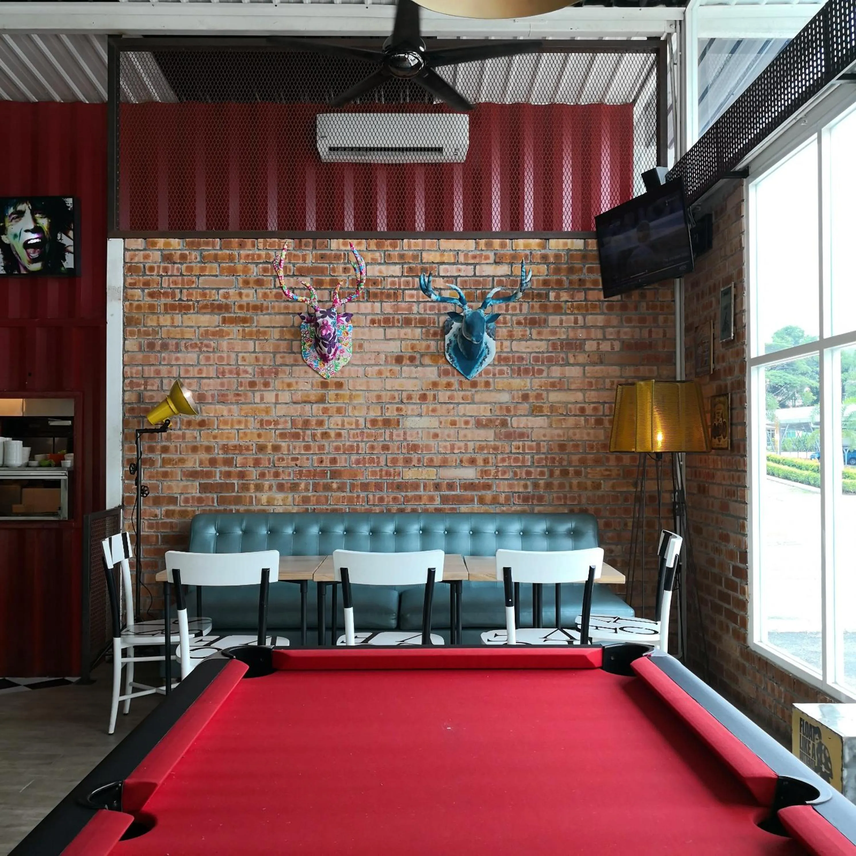 Billiard in Dash Box Hotel Cyberjaya
