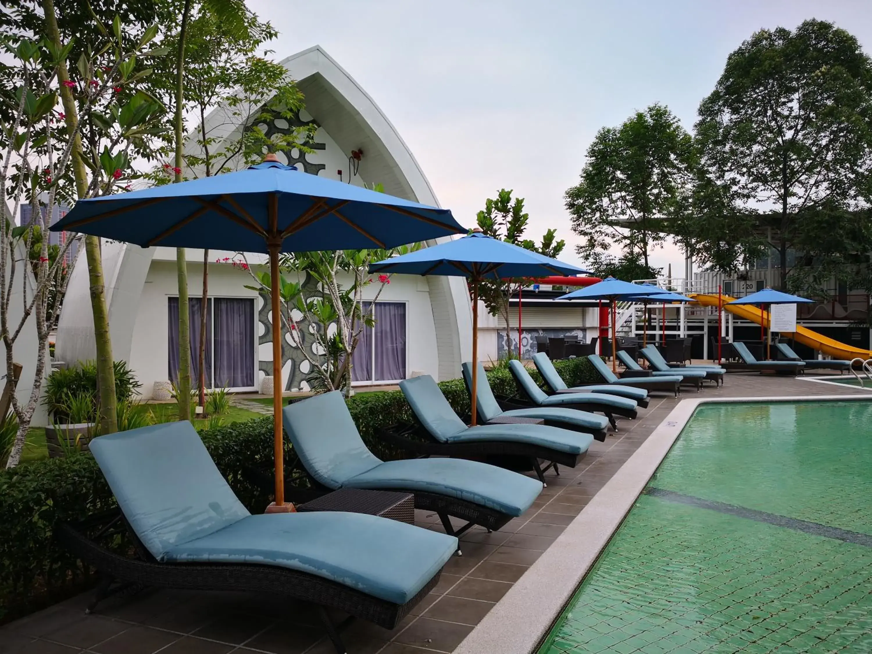 sunbed in Dash Box Hotel Cyberjaya sunbed in Dash Box Hotel Cyberjaya