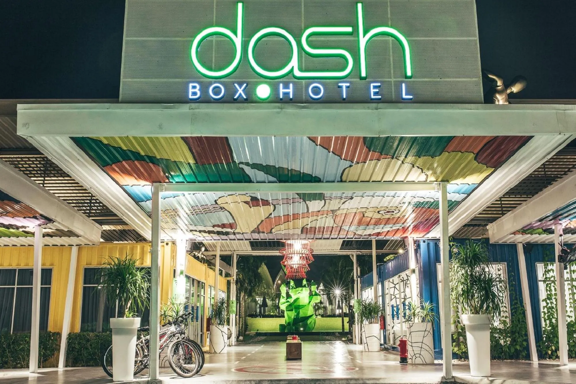 Facade/entrance in Dash Box Hotel Cyberjaya