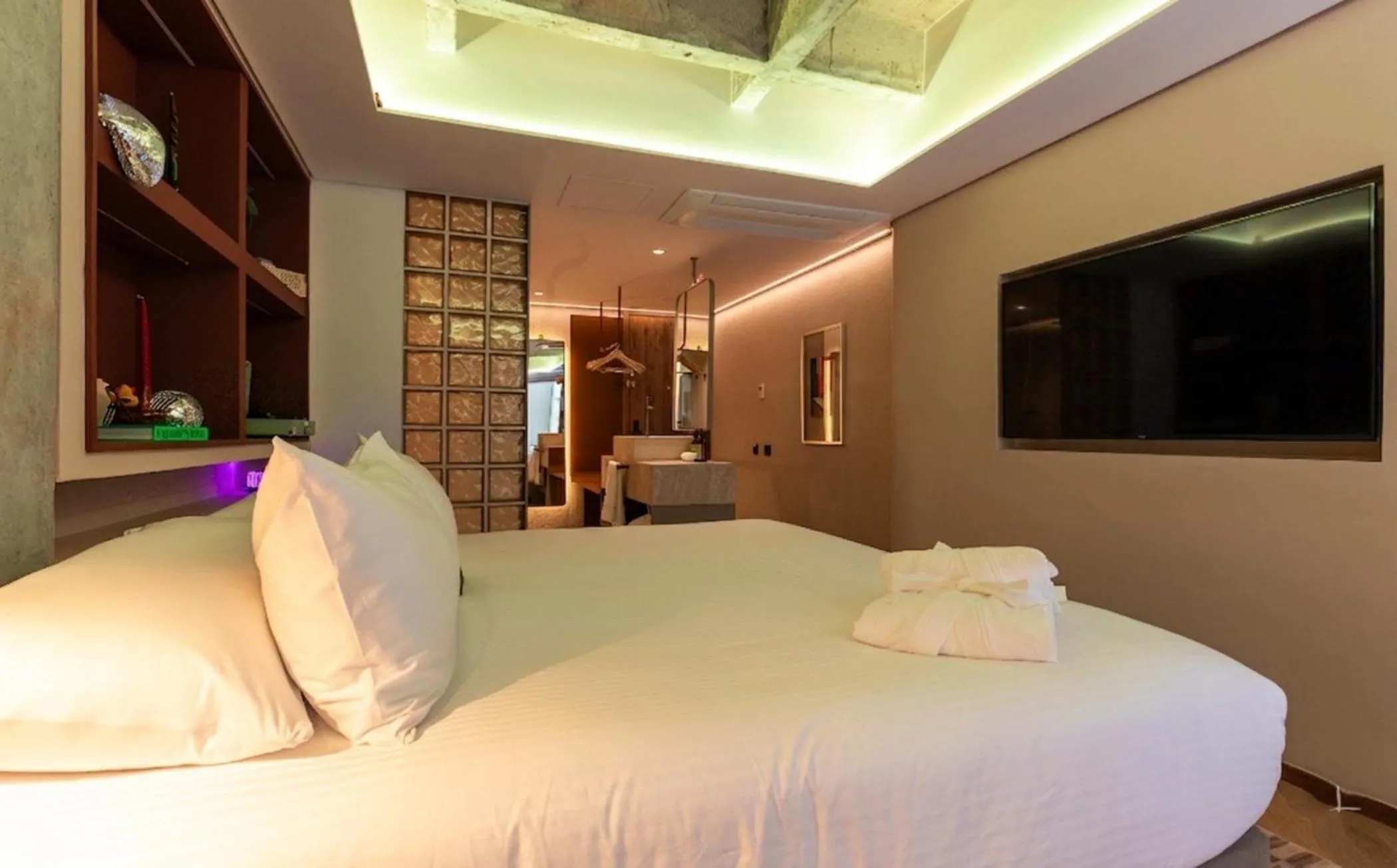 TV and multimedia, Bed in BoH Collection