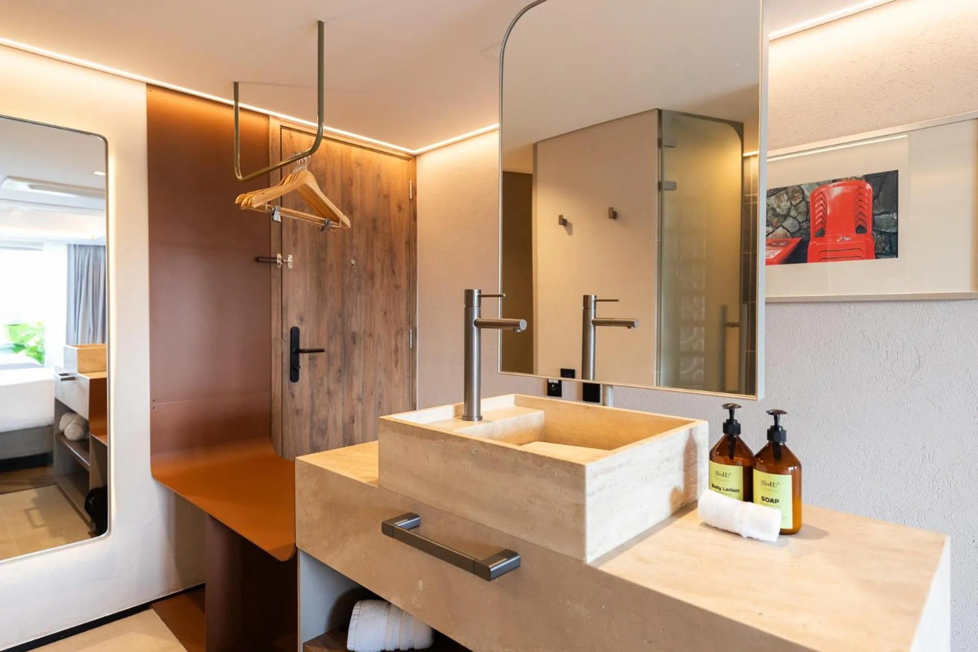 Toilet in BoH Collection
