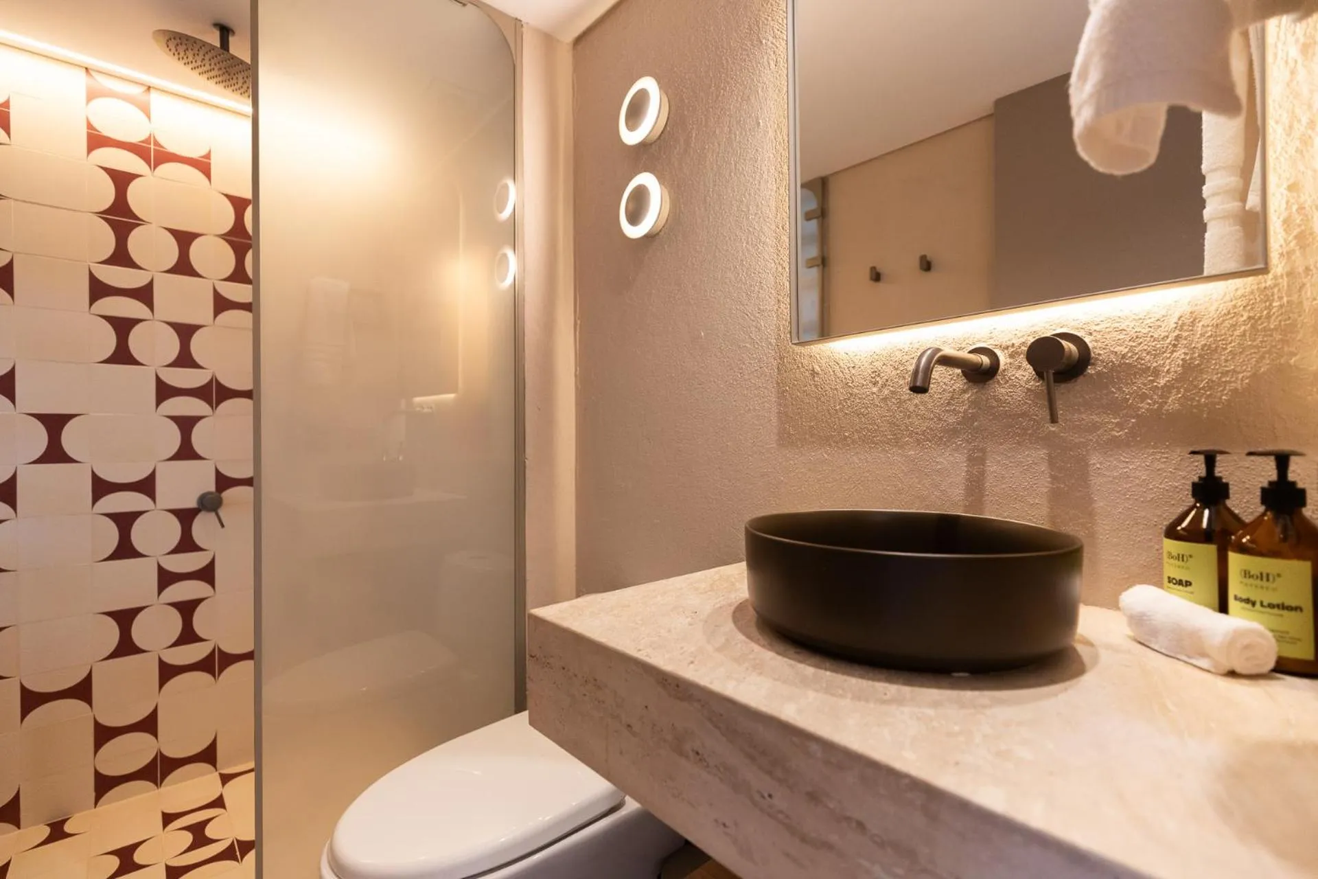 Shower in BoH Collection