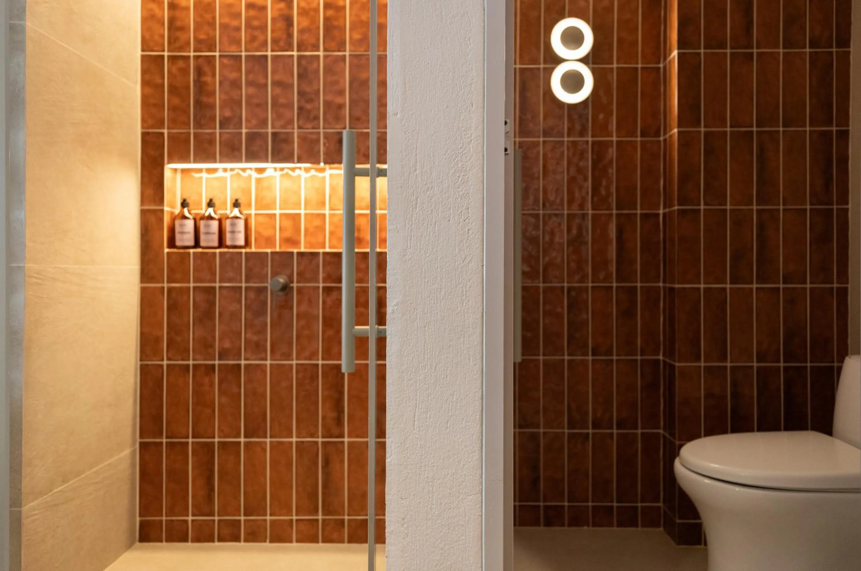 Shower in BoH Collection