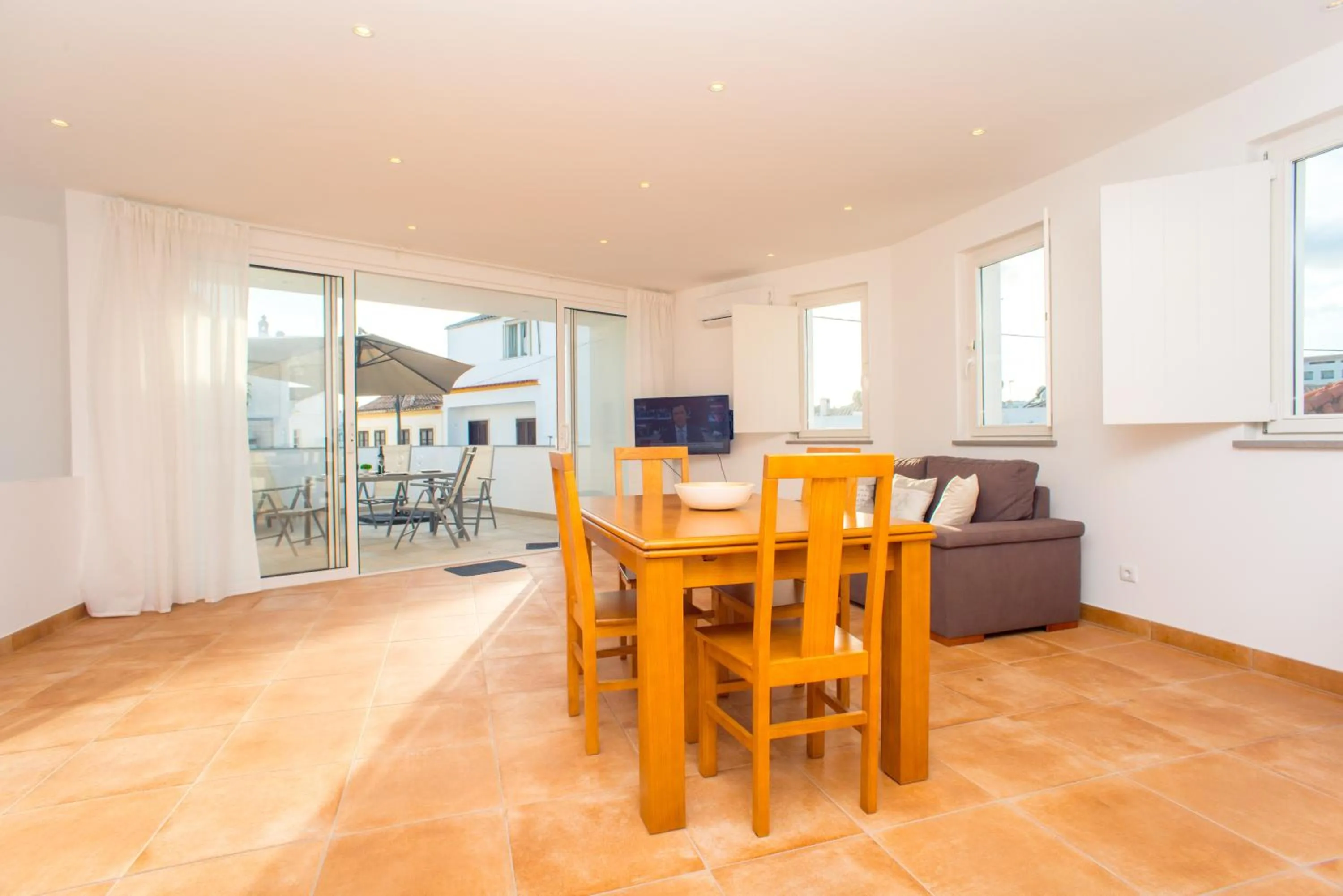 Living room in Casa Lopes by ALGARTUR