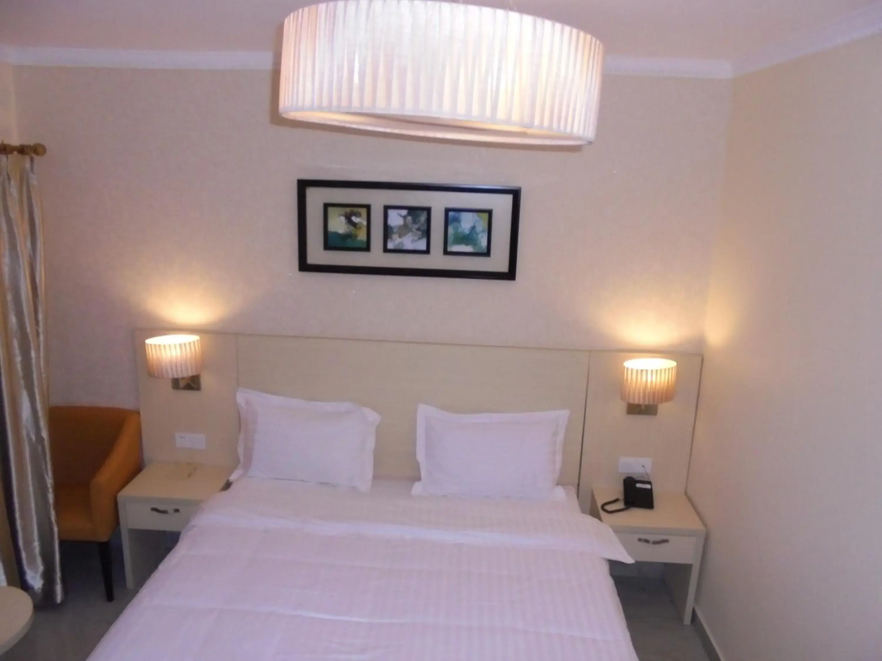 King Room with Balcony in Hotel Pacific, Lda King Room with Balcony in Hotel Pacific, Lda