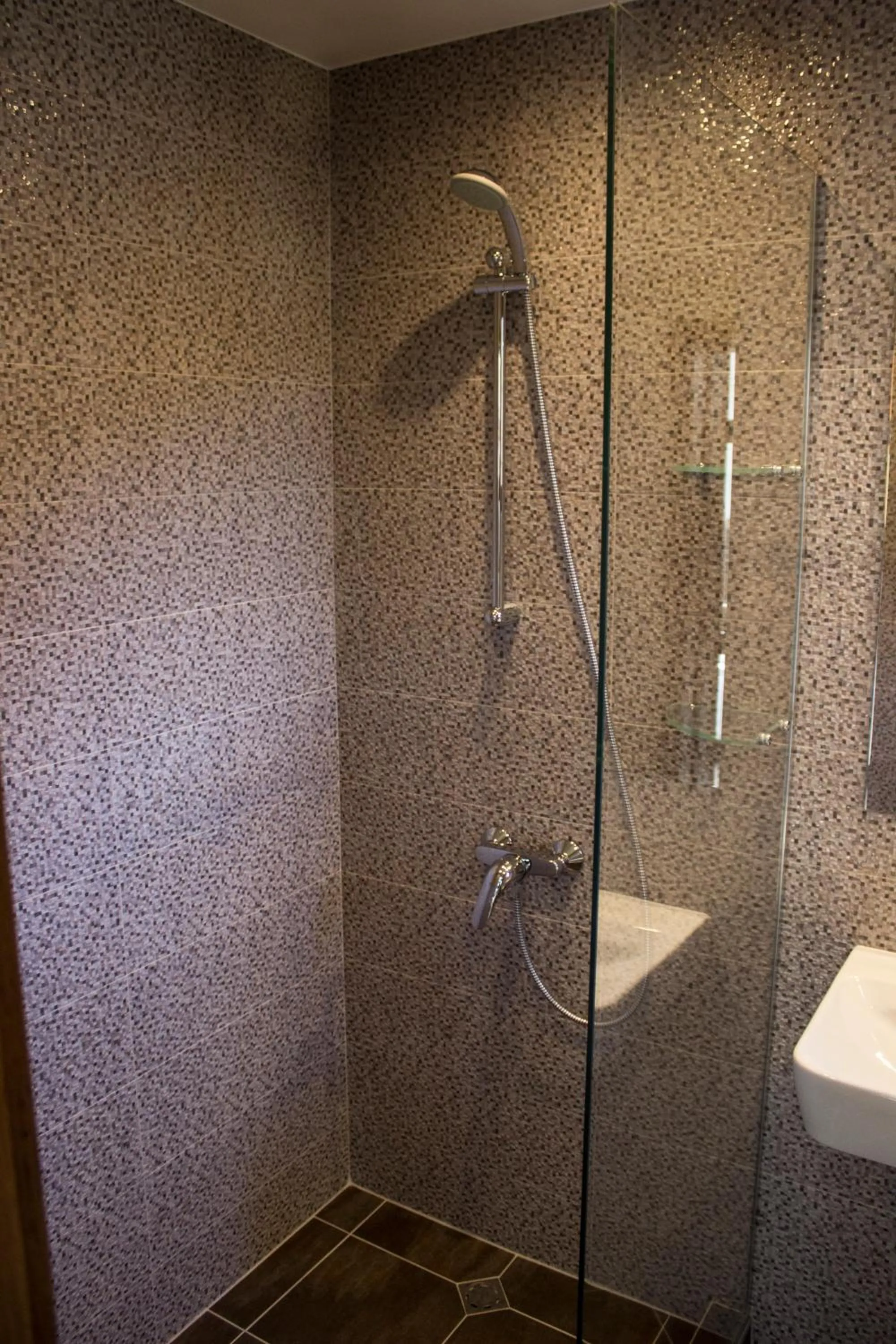 Shower in Trigrad Hotel