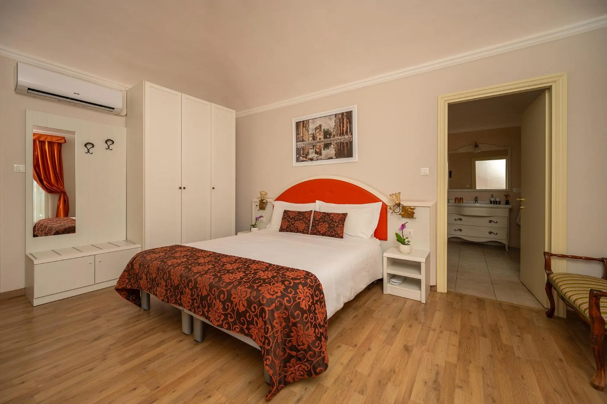 Bed in Casa Faccioli Luxury B&B & Wellness