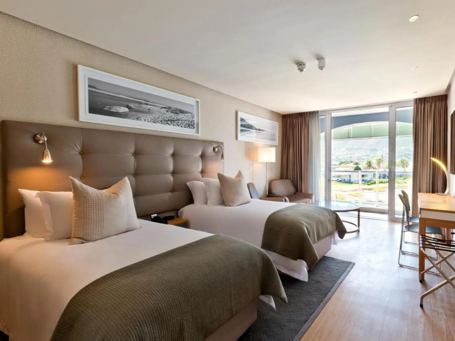 Bedroom, Bed in Krystal Beach Hotel