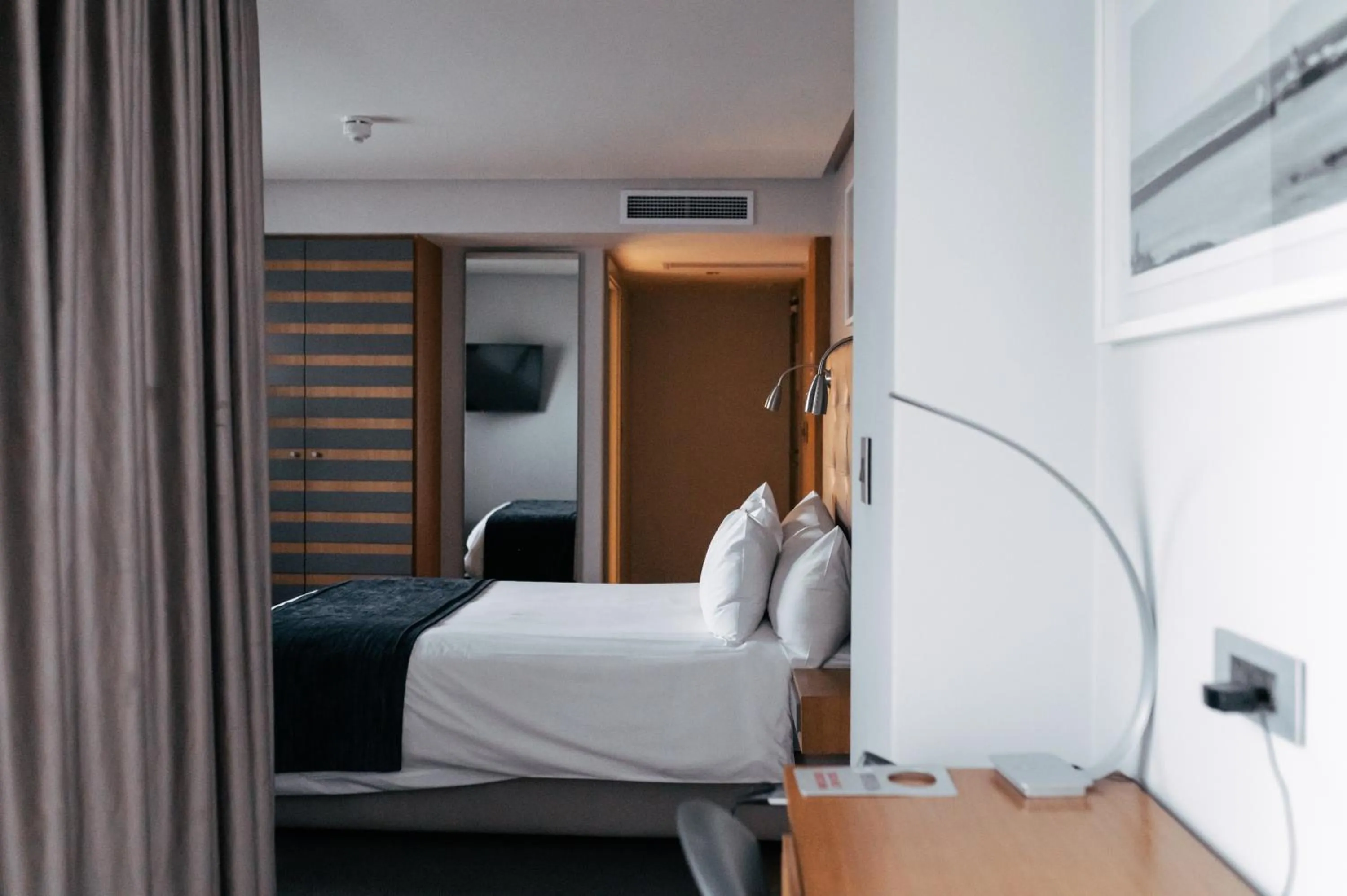 Bedroom, Bed in Krystal Beach Hotel