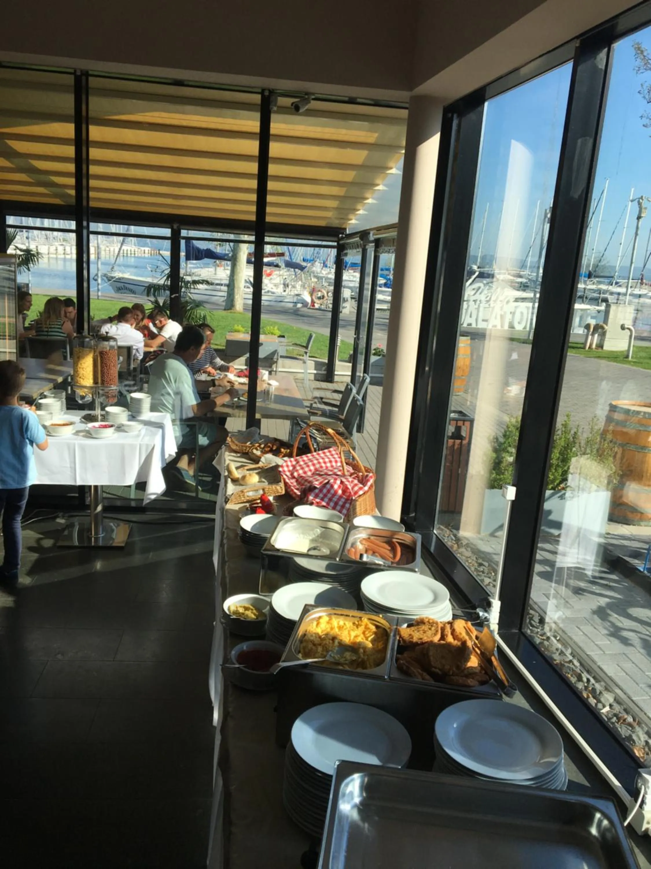 Restaurant/places to eat in Butique Apartman