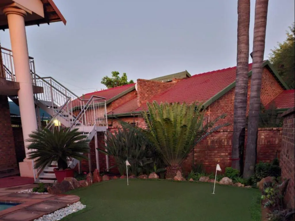 The Clubhouse Guesthouse