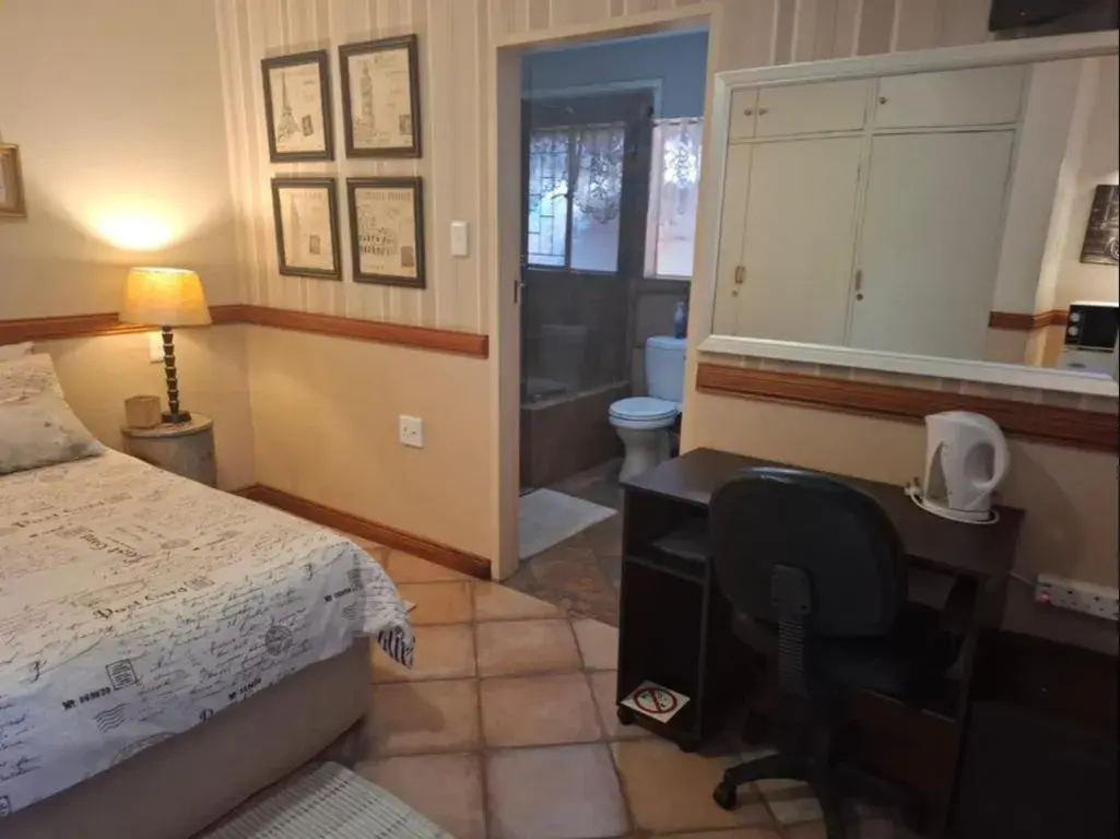 Standard Double Room - single occupancy in The Clubhouse Guesthouse Standard Double Room - single occupancy in The Clubhouse Guesthouse